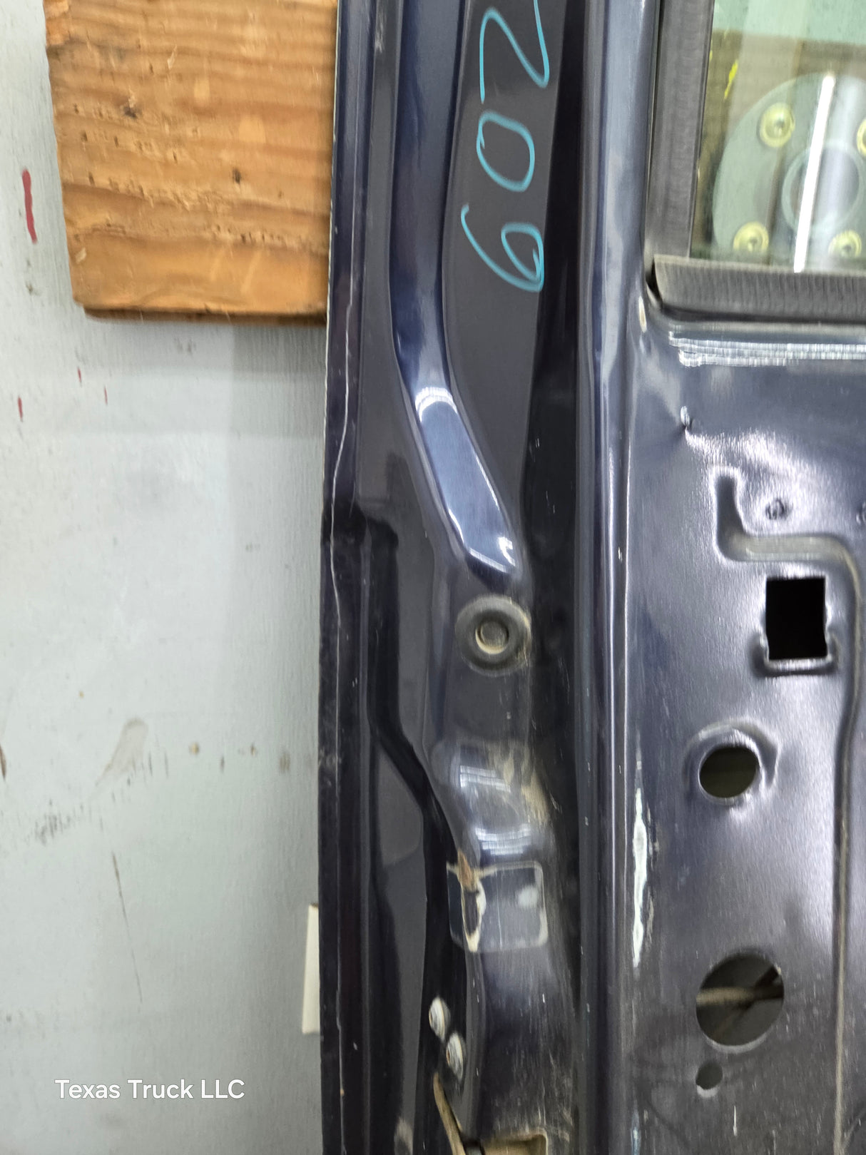 1999-2011 Ford Super Duty LH Driver Side Front Door F250 F350 F450 F550