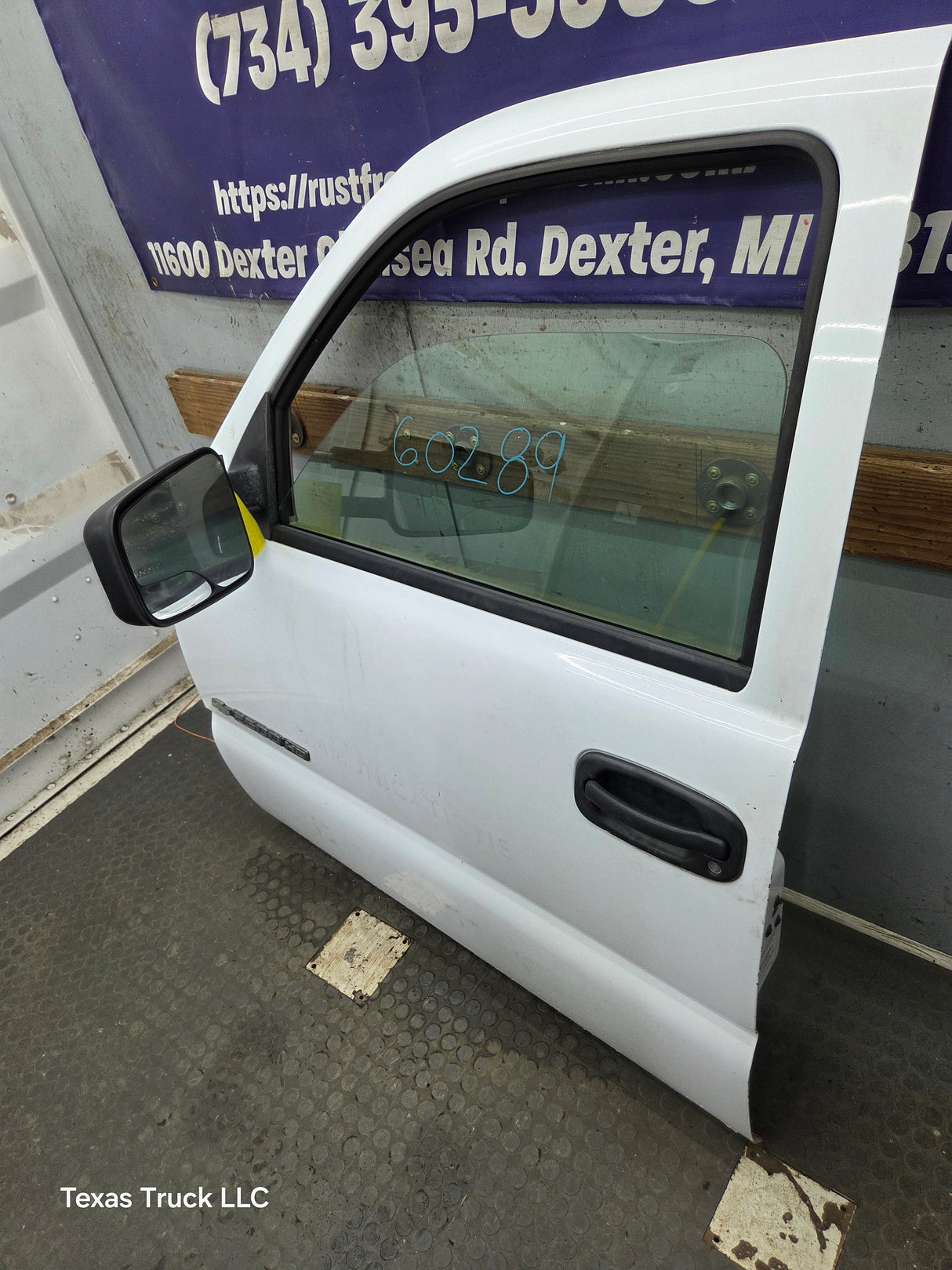 1999-2006 Chevrolet Silverado / GMC Sierra 1500 2500 3500 HD Front Driver Side Door LH