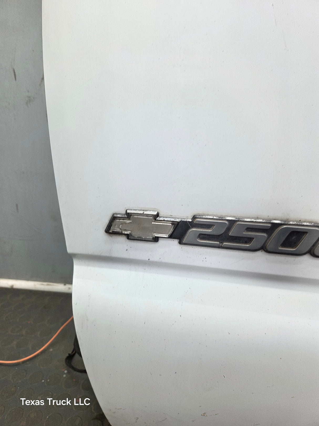 1999-2006 Chevrolet Silverado / GMC Sierra 1500 2500 3500 HD Front Driver Side Door LH
