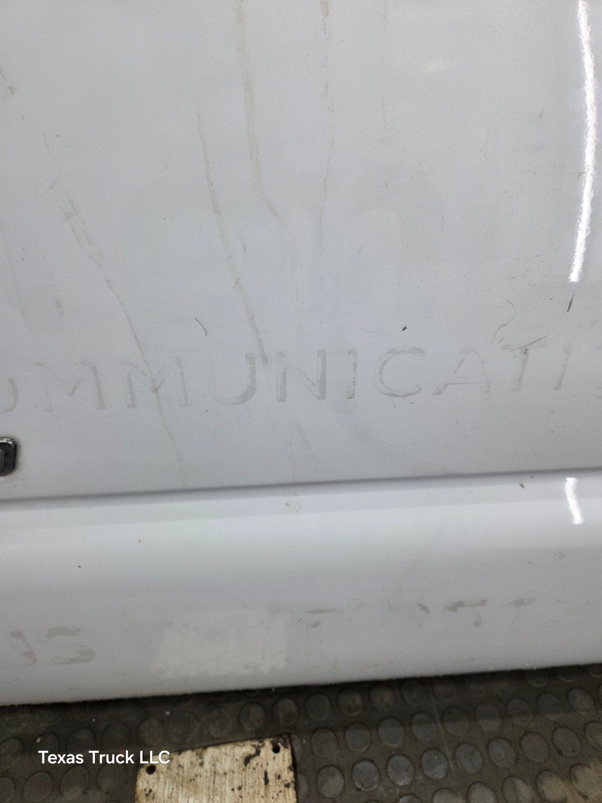 1999-2006 Chevrolet Silverado / GMC Sierra 1500 2500 3500 HD Front Driver Side Door LH