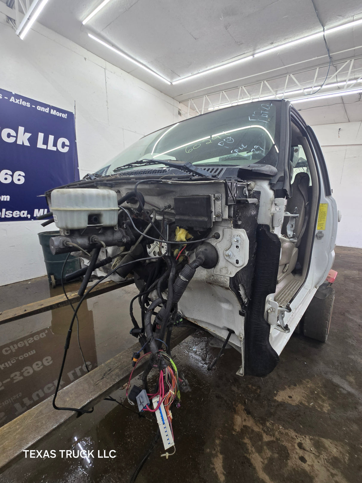 1999-2007 Chevrolet Silverado / GMC Sierra 1500 2500 HD 3500HD Regular Cab Body