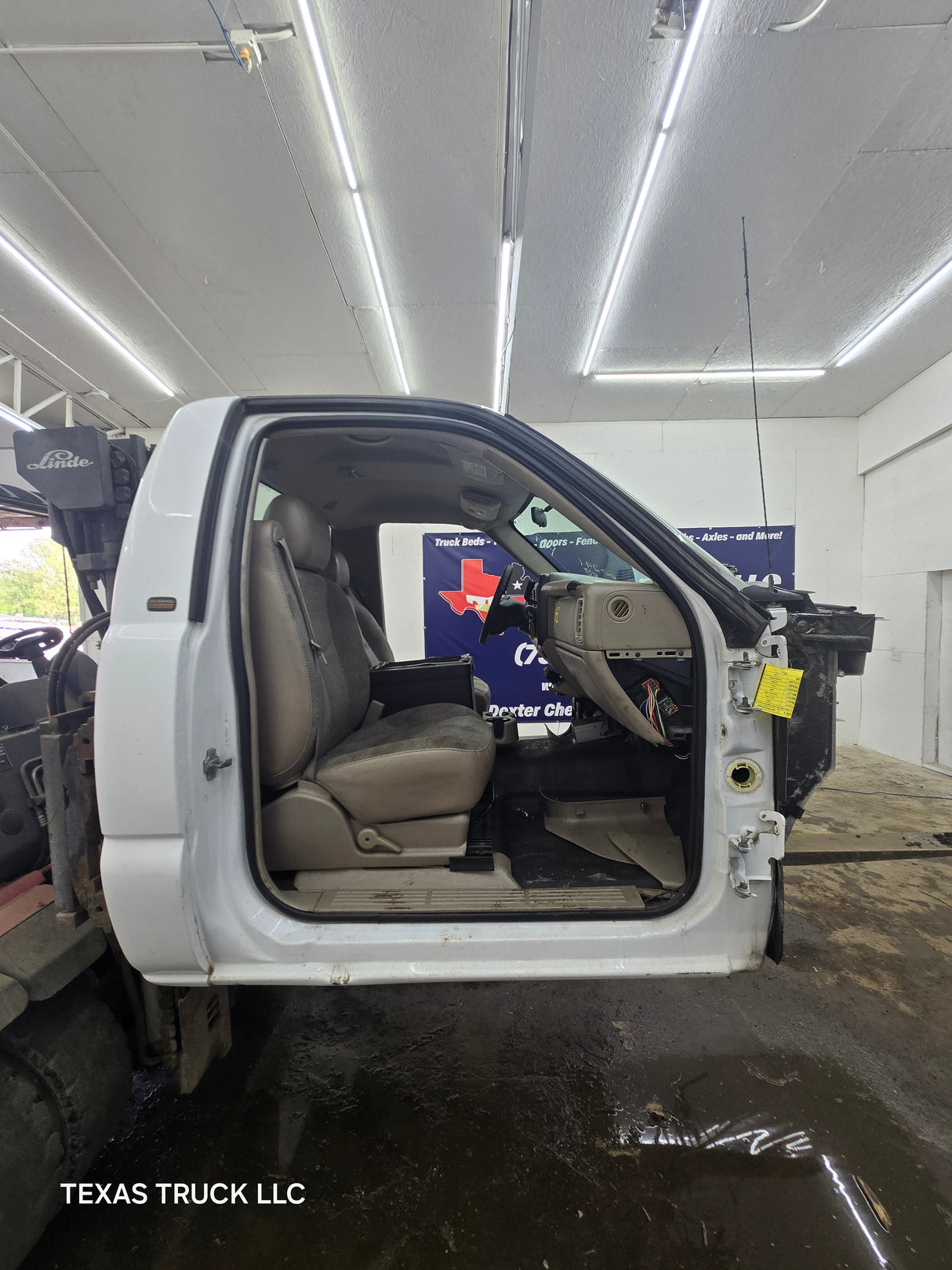 1999-2007 Chevrolet Silverado / GMC Sierra 1500 2500 HD 3500HD Regular Cab Body