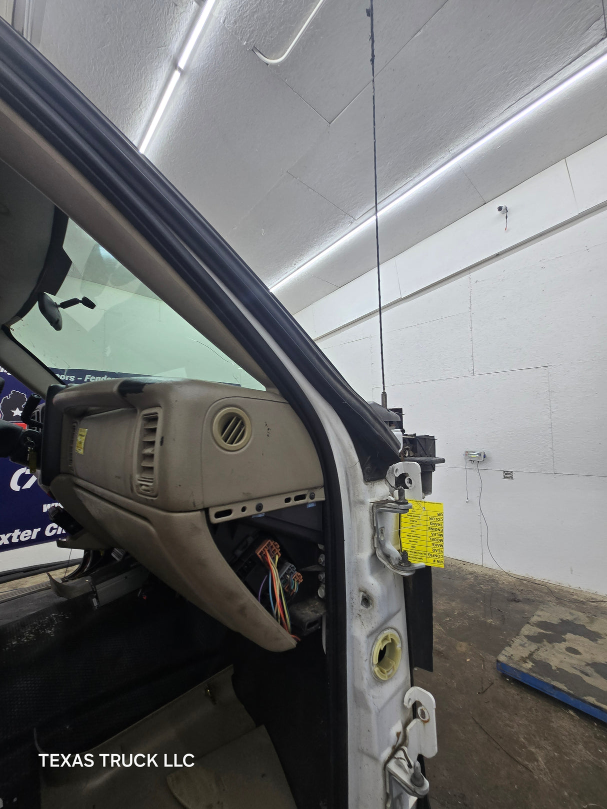 1999-2007 Chevrolet Silverado / GMC Sierra 1500 2500 HD 3500HD Regular Cab Body