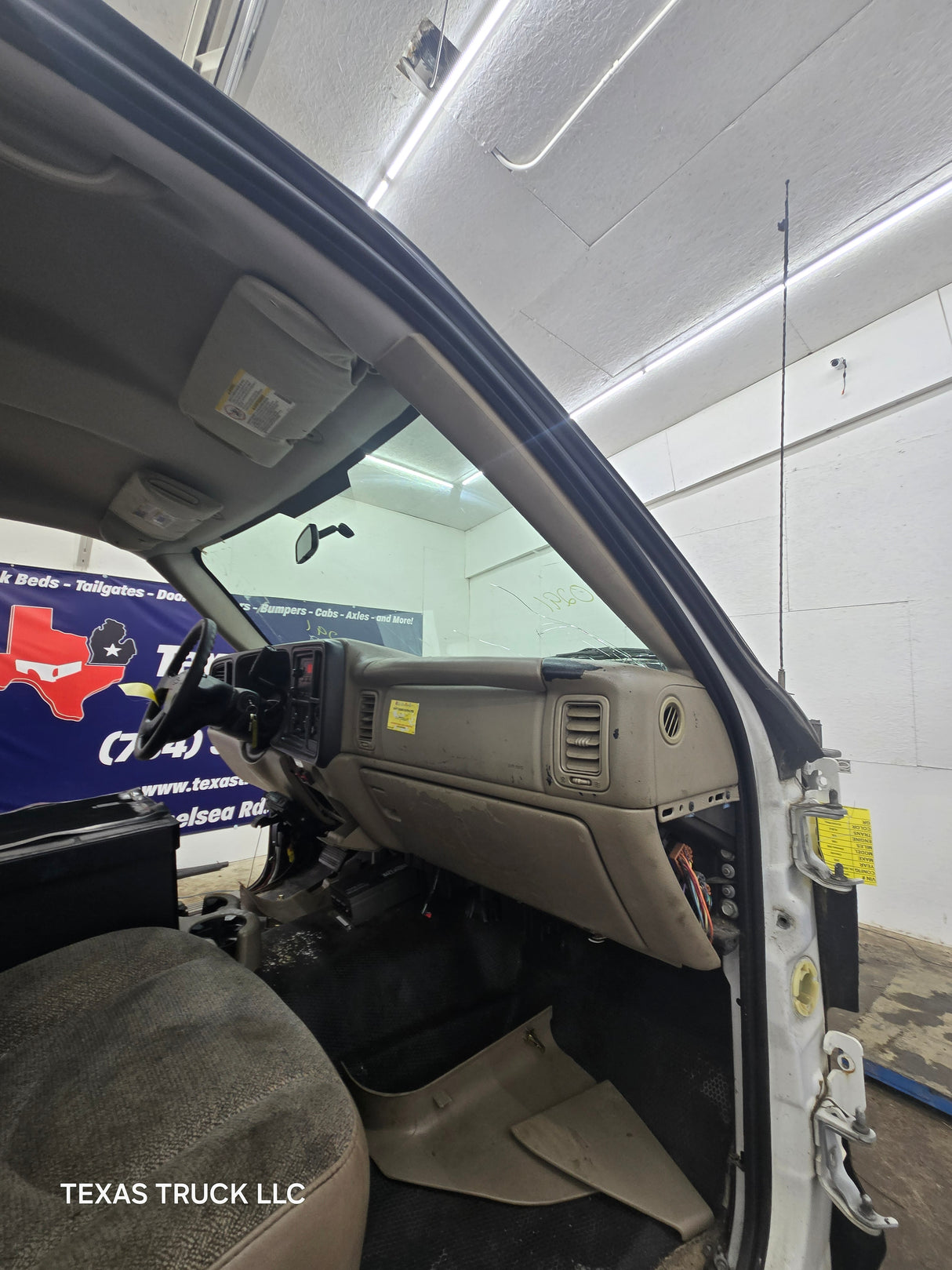 1999-2007 Chevrolet Silverado / GMC Sierra 1500 2500 HD 3500HD Regular Cab Body