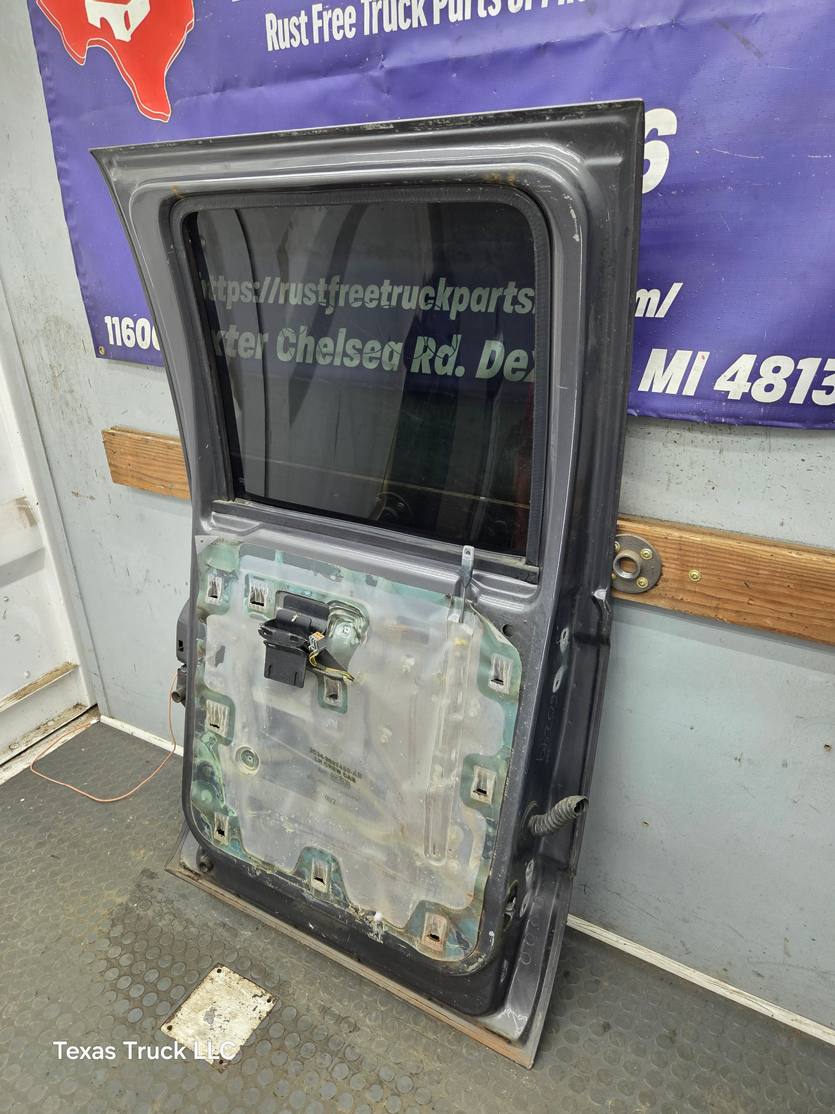 1999-2011 Ford Super Duty LH Driver Side Rear Crew Cab Door F250 F350 F450 F550