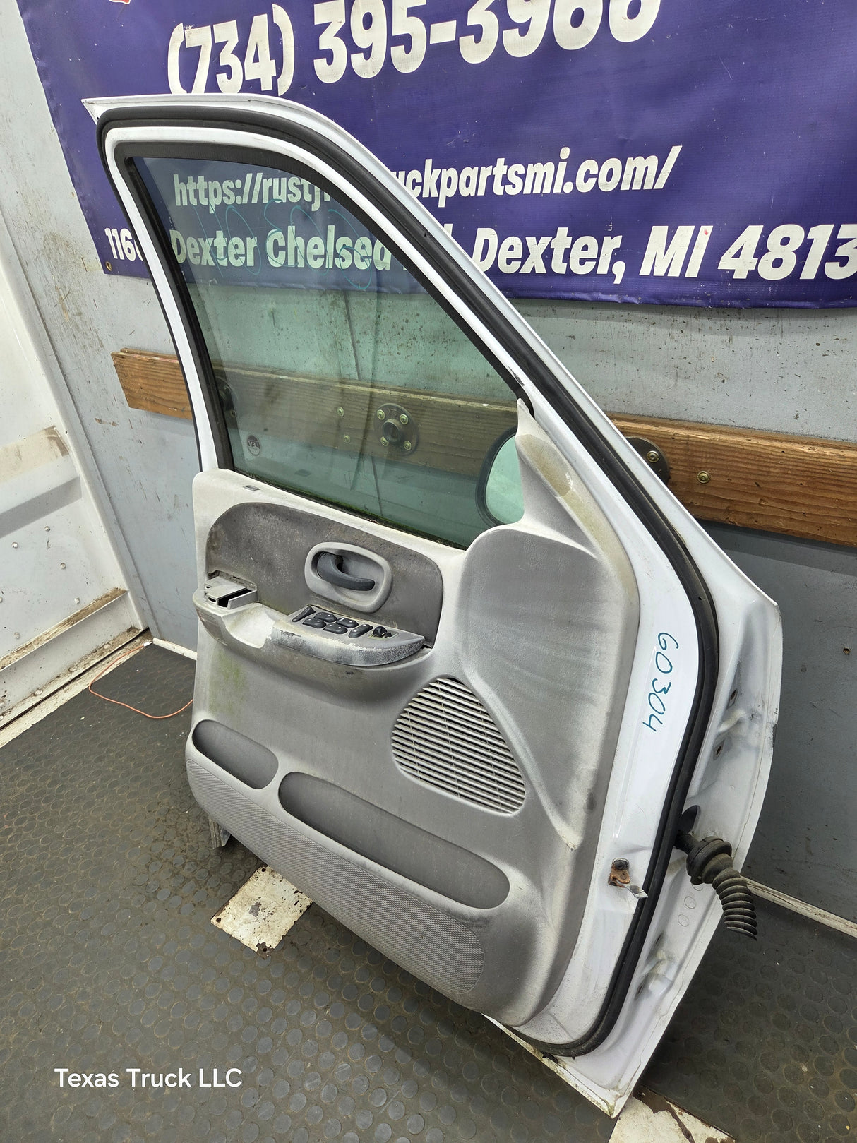1997-2003 Ford F150 Crew Cab Driver Side LH Front Door
