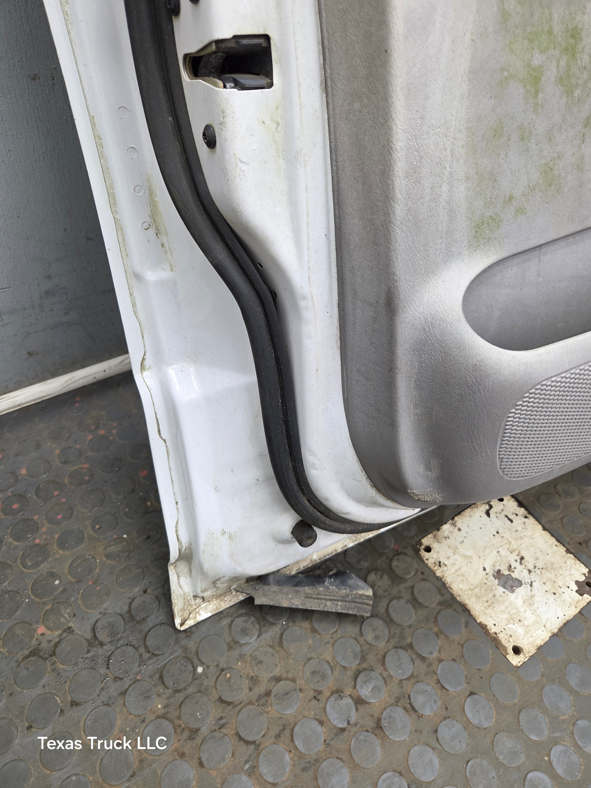 1997-2003 Ford F150 Crew Cab Driver Side LH Front Door