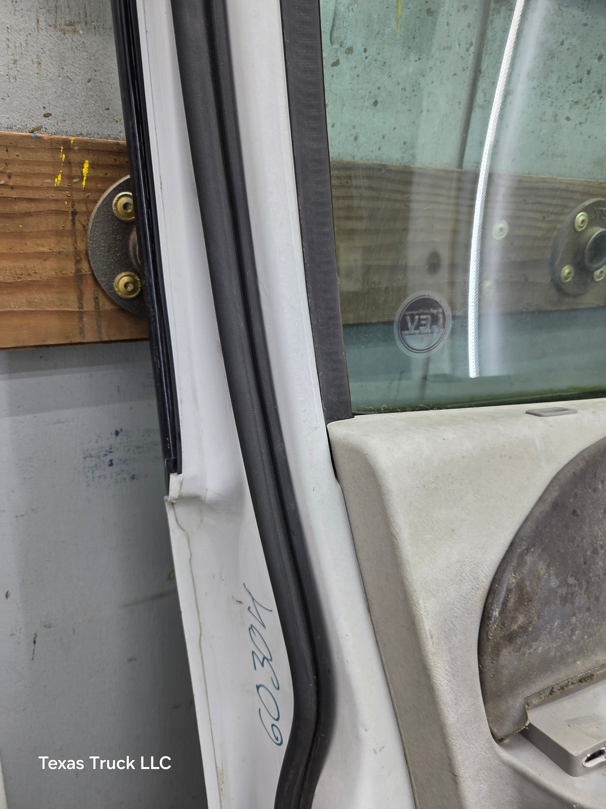1997-2003 Ford F150 Crew Cab Driver Side LH Front Door