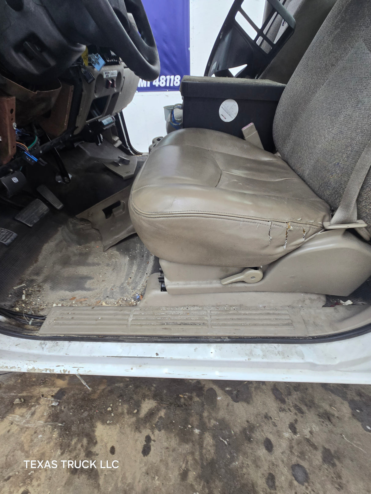 1999-2007 Chevrolet Silverado / GMC Sierra 1500 2500 HD 3500HD Regular Cab Body
