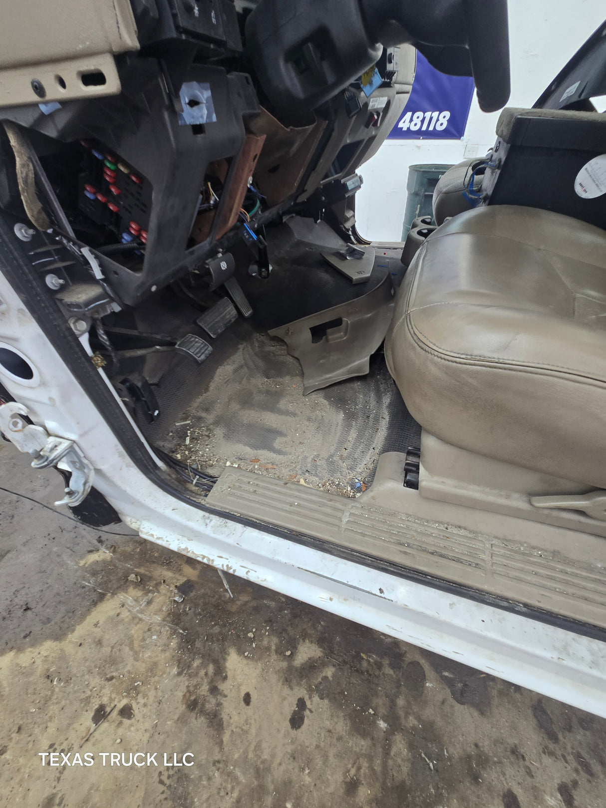 1999-2007 Chevrolet Silverado / GMC Sierra 1500 2500 HD 3500HD Regular Cab Body
