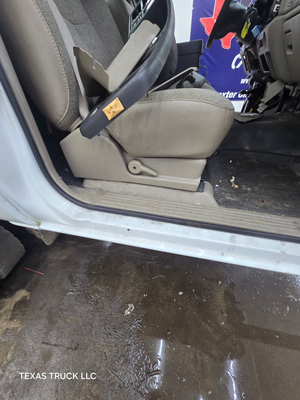 1999-2007 Chevrolet Silverado / GMC Sierra 1500 2500 HD 3500HD Regular Cab Body