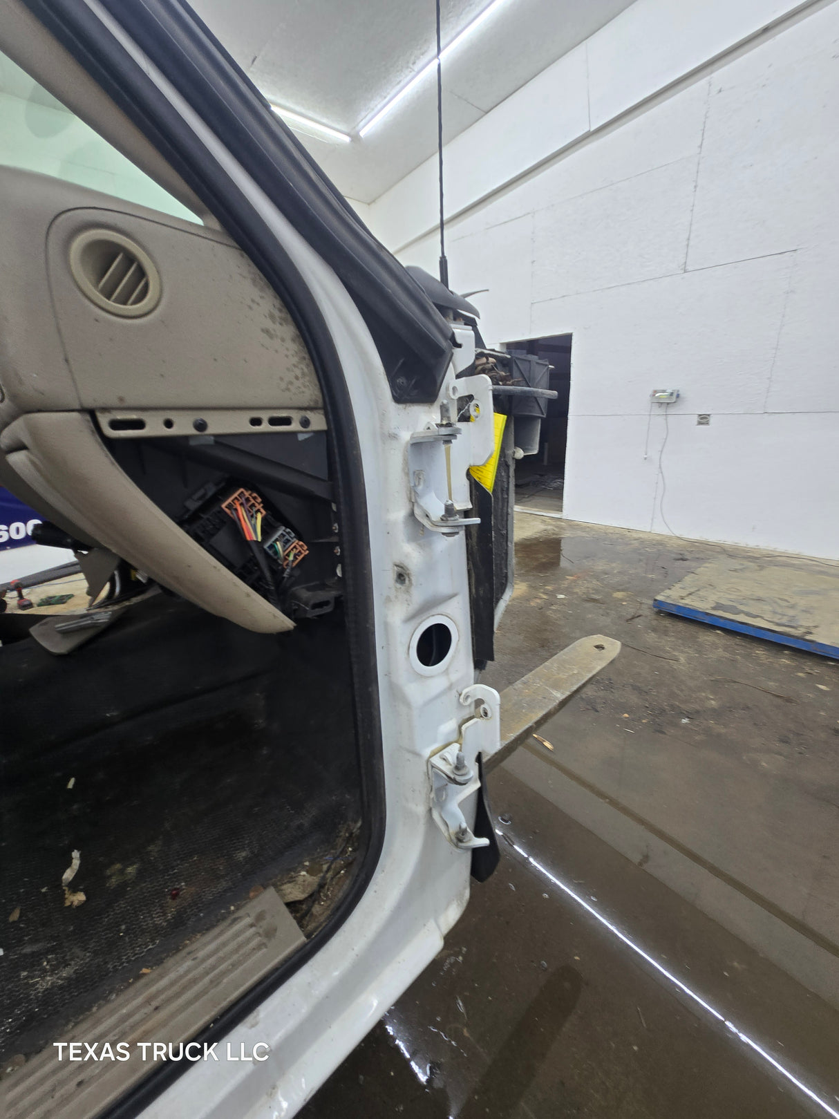 1999-2007 Chevrolet Silverado / GMC Sierra 1500 2500 HD 3500HD Regular Cab Body