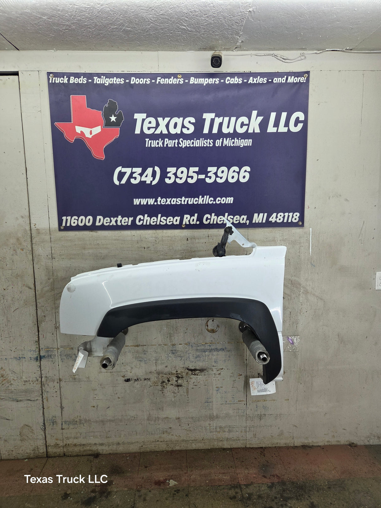 2003-2007 Chevrolet Silverado / Tahoe / Suburban 1500 2500 3500 HD LH Driver Side "Cateye" Front Fender - Summit White