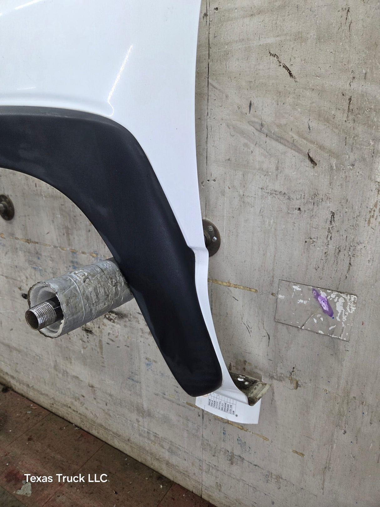 2003-2007 Chevrolet Silverado / Tahoe / Suburban 1500 2500 3500 HD LH Driver Side "Cateye" Front Fender - Summit White