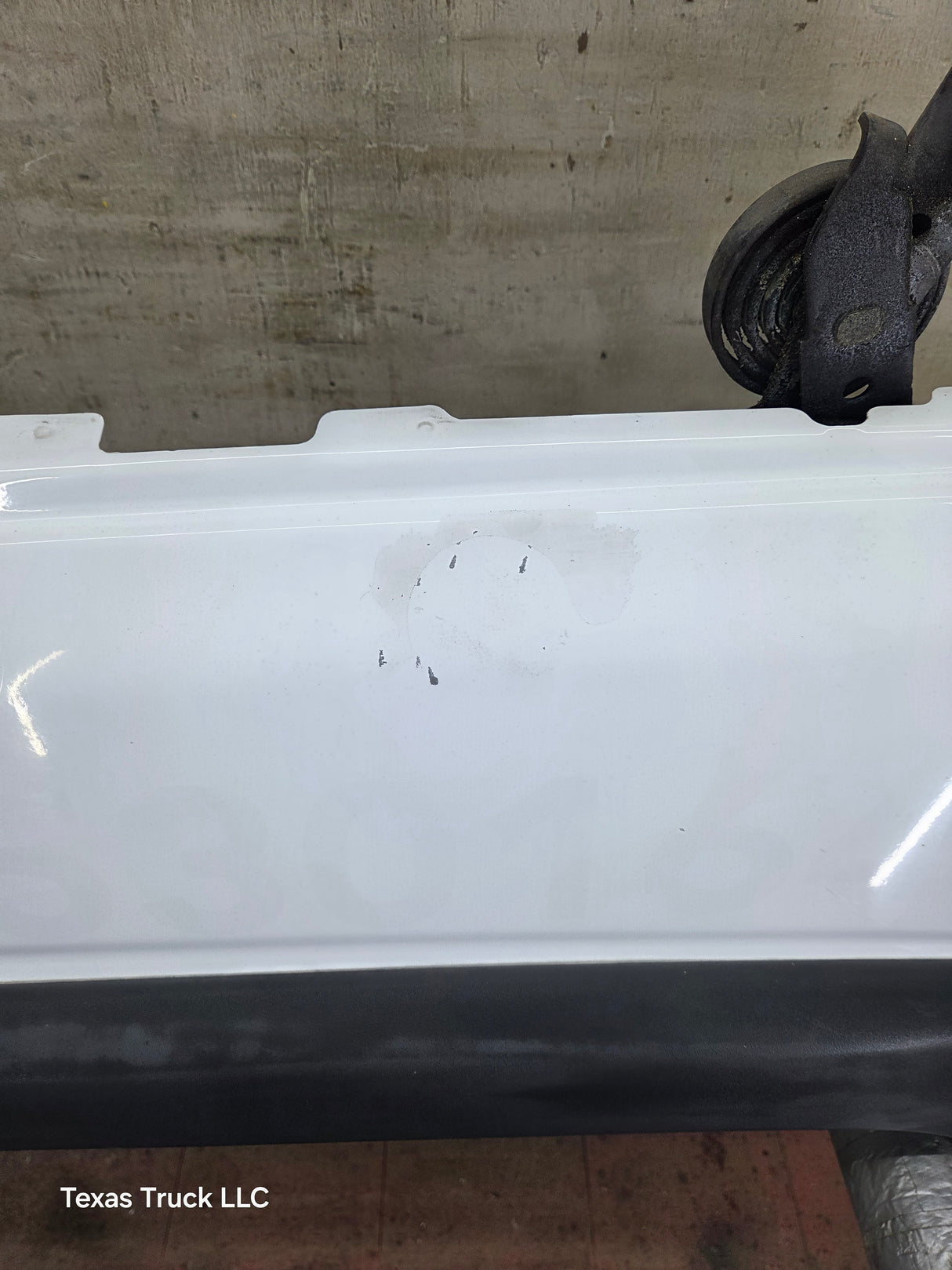 2003-2007 Chevrolet Silverado / Tahoe / Suburban 1500 2500 3500 HD LH Driver Side "Cateye" Front Fender - Summit White