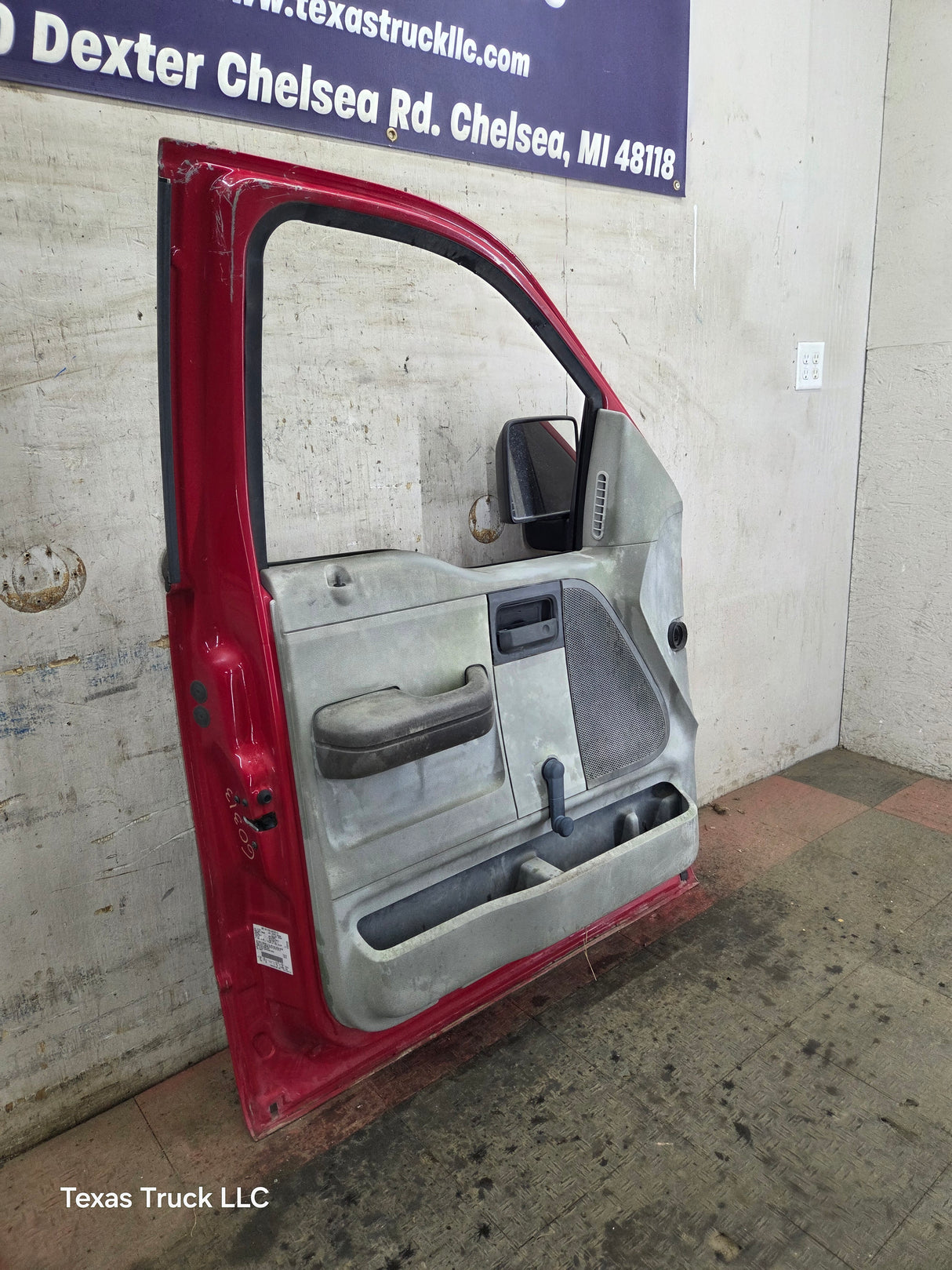 2004-2008 Ford F150 LH Driver Front CREW Cab Door