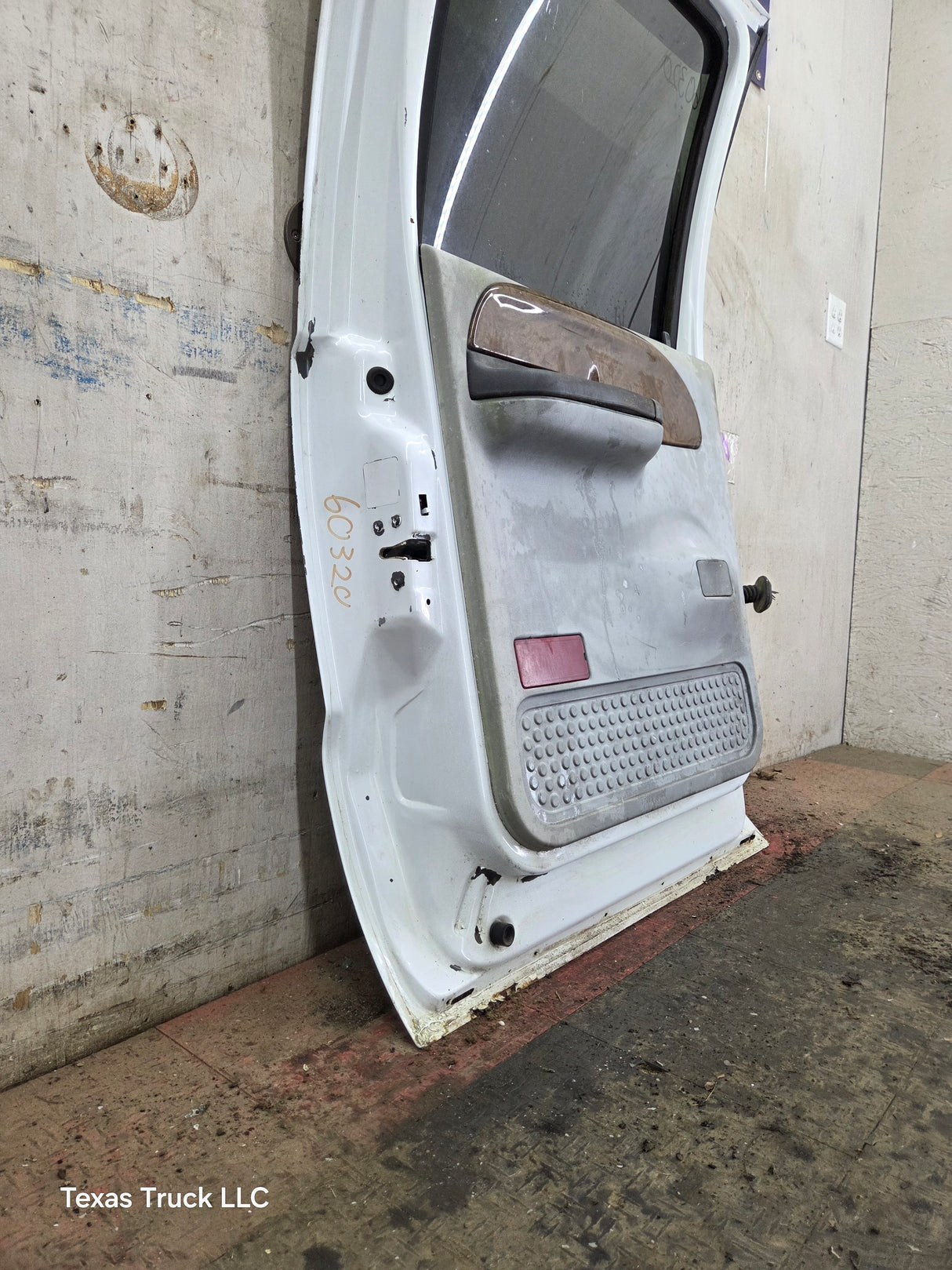 1999-2011 Ford Super Duty LH Driver Side Rear Crew Cab Door F250 F350 F450 F550