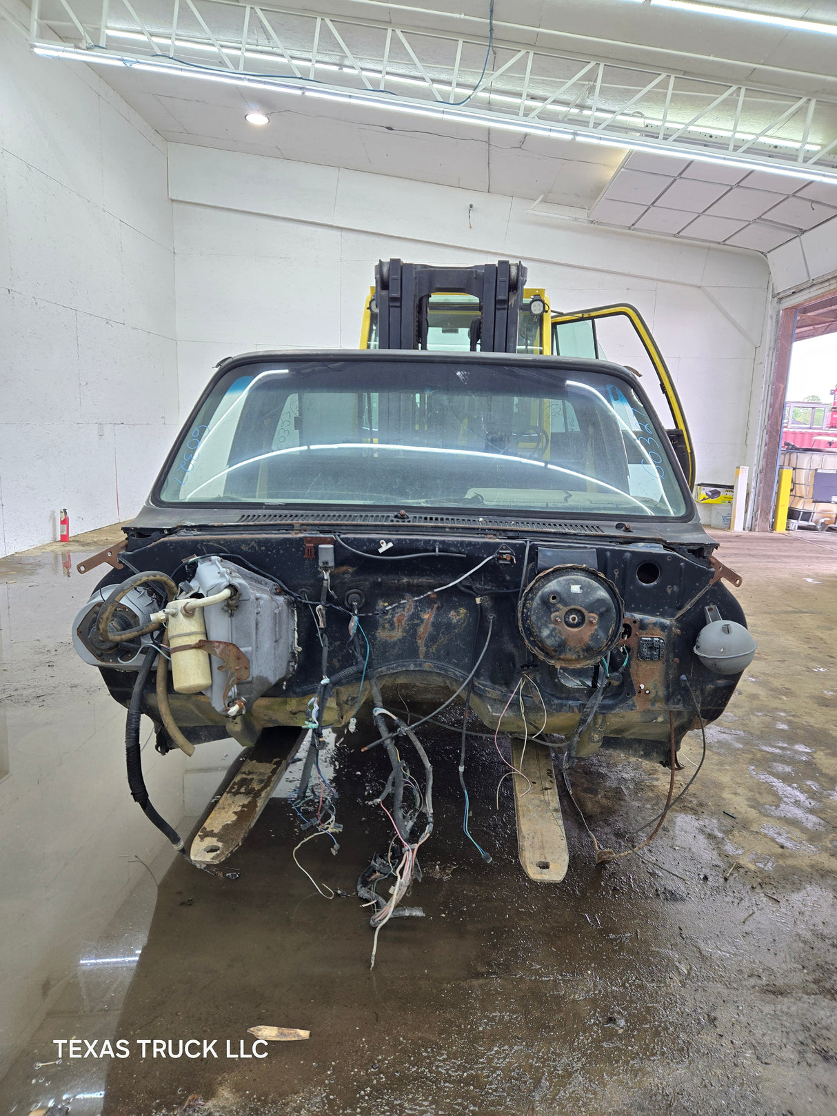 1973-1987 Chevrolet / GMC Square Body Regular Cab Truck Cab K series / C series