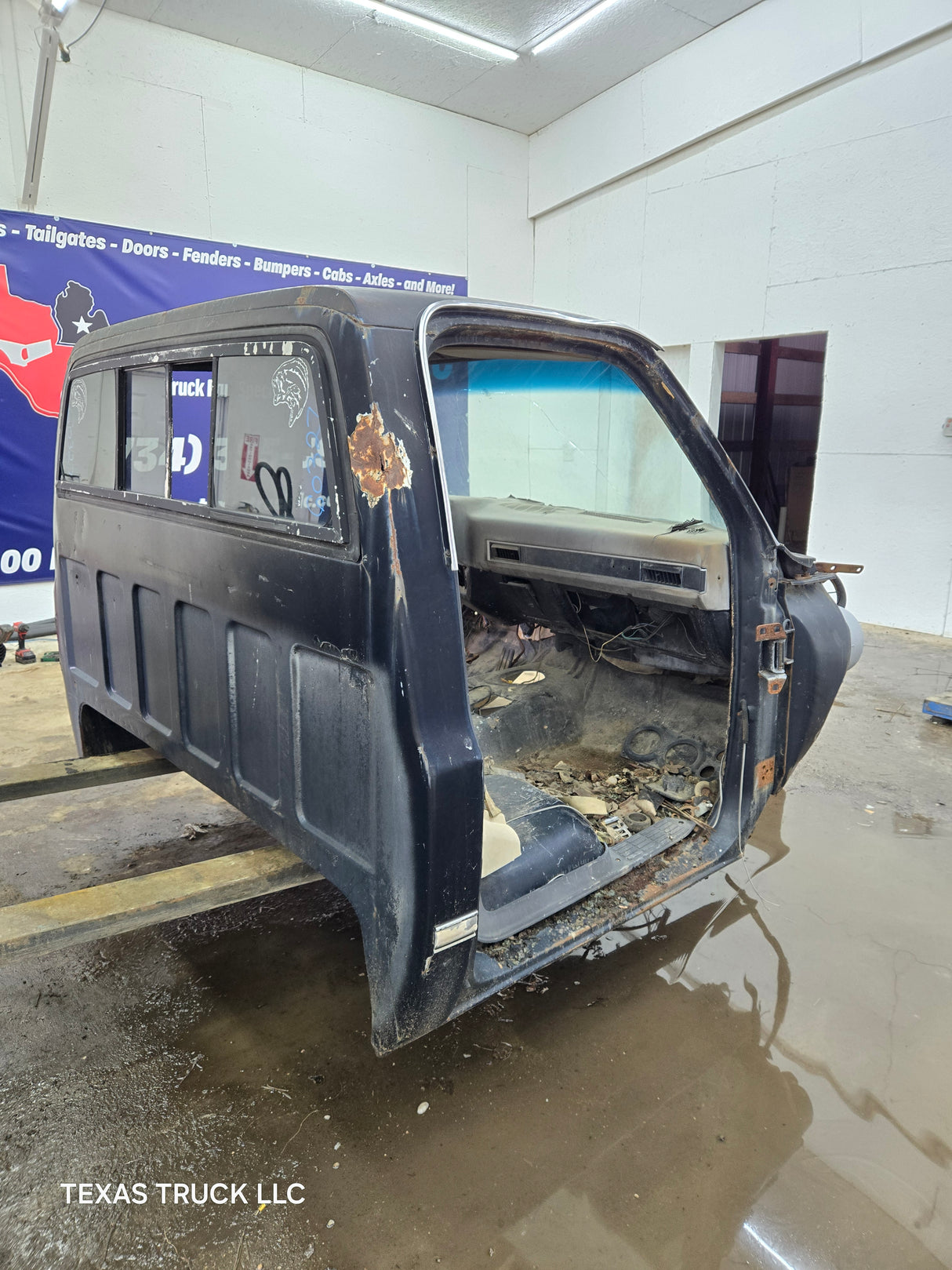 1973-1987 Chevrolet / GMC Square Body Regular Cab Truck Cab K series / C series