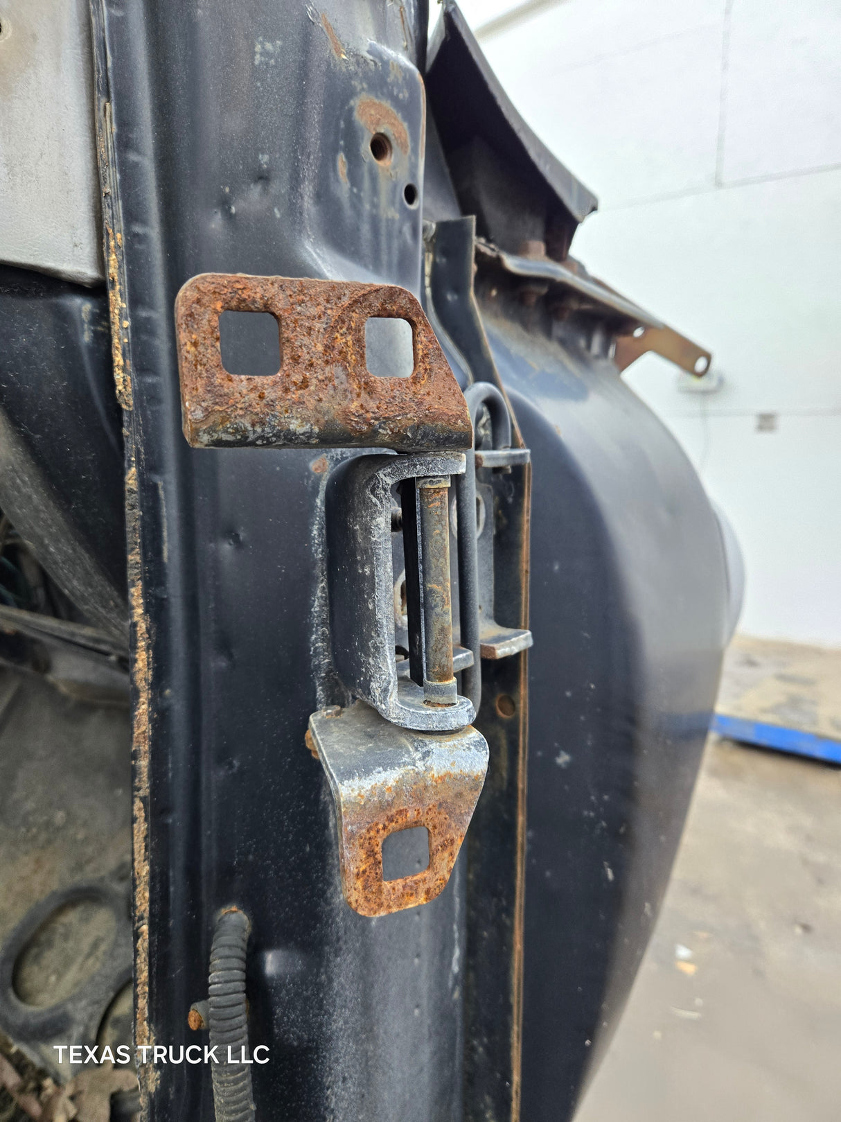 1973-1987 Chevrolet / GMC Square Body Regular Cab Truck Cab K series / C series