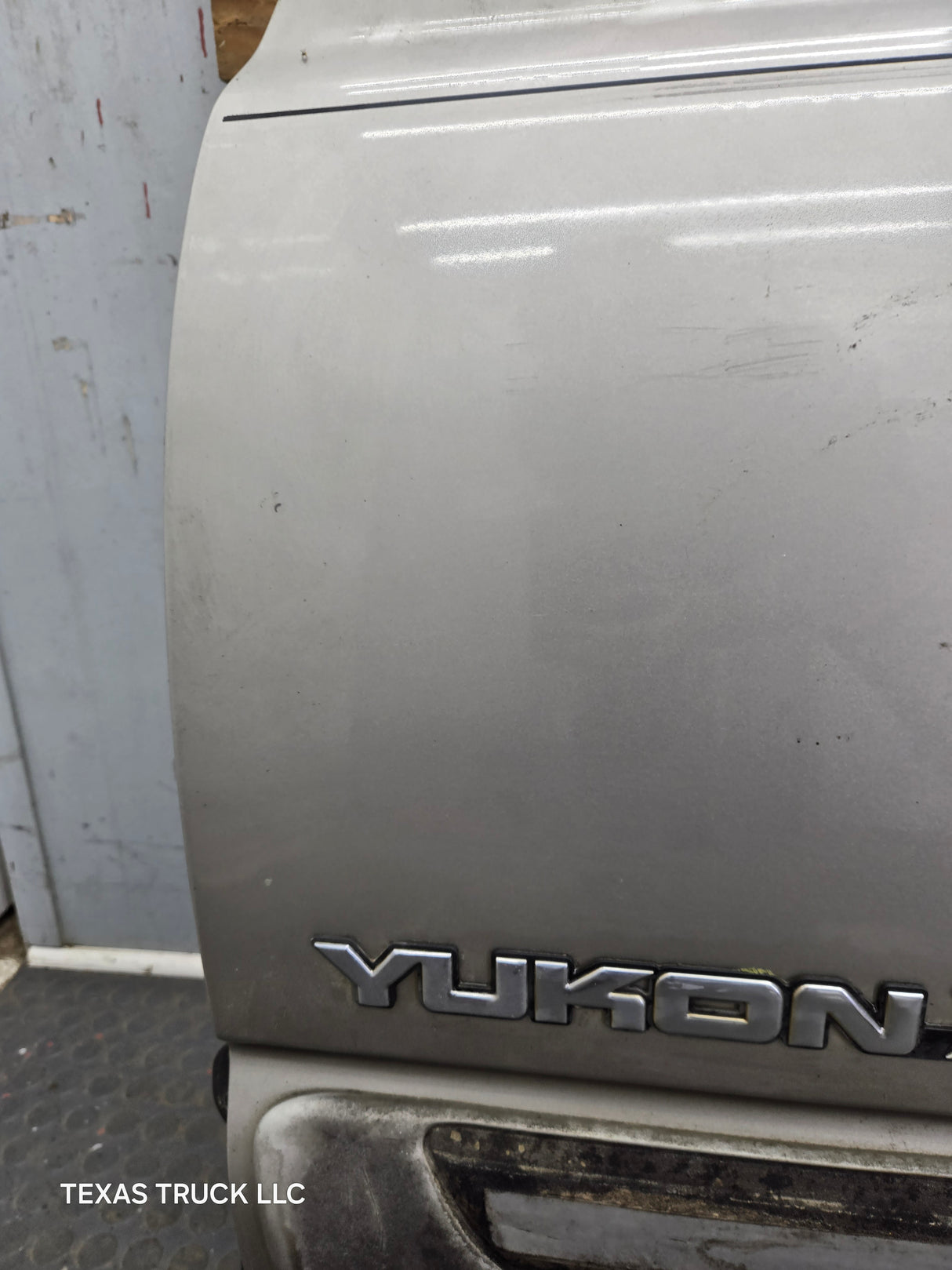 1999-2006 Chevrolet Silverado / GMC Sierra 1500 2500 3500 HD Front Driver Side Door LH
