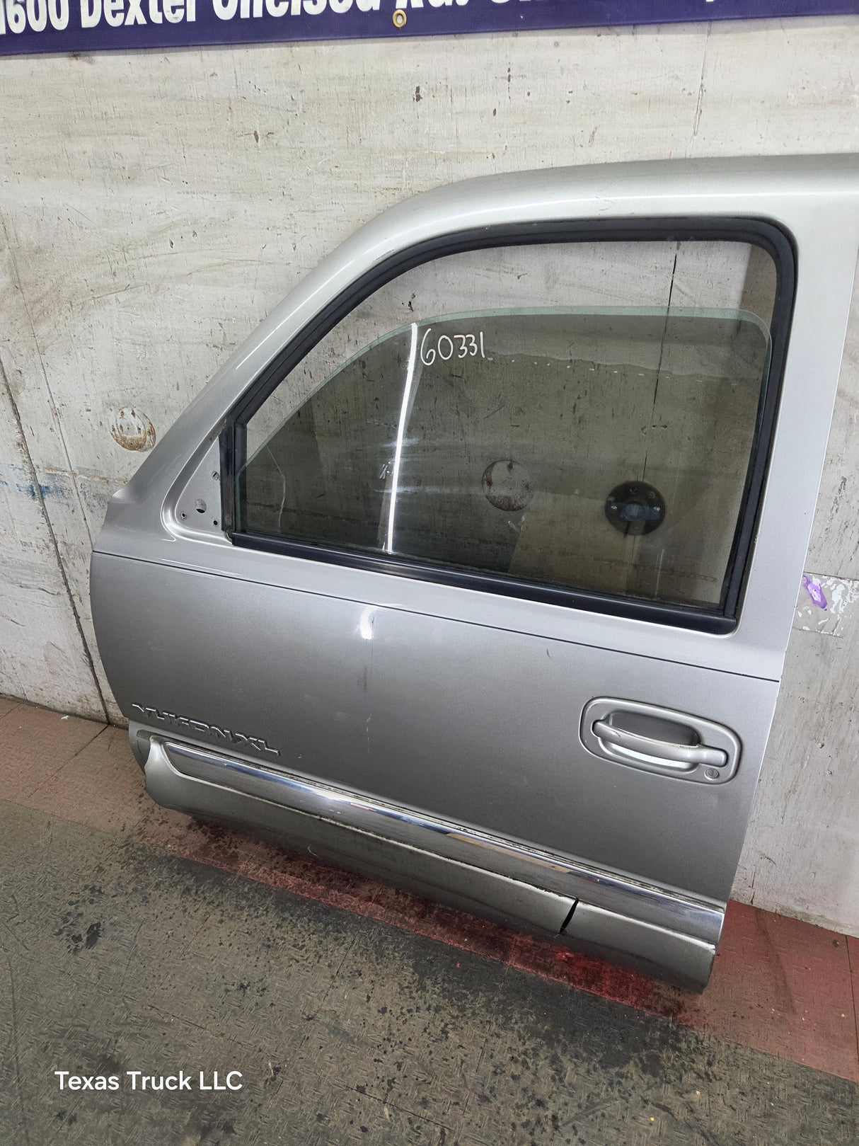 1999-2006 Chevrolet Silverado / GMC Sierra 1500 2500 3500 HD Front Driver Side Door LH