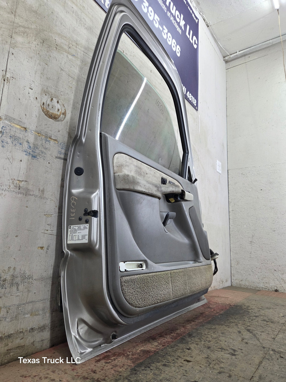 1999-2006 Chevrolet Silverado / GMC Sierra 1500 2500 3500 HD Front Driver Side Door LH