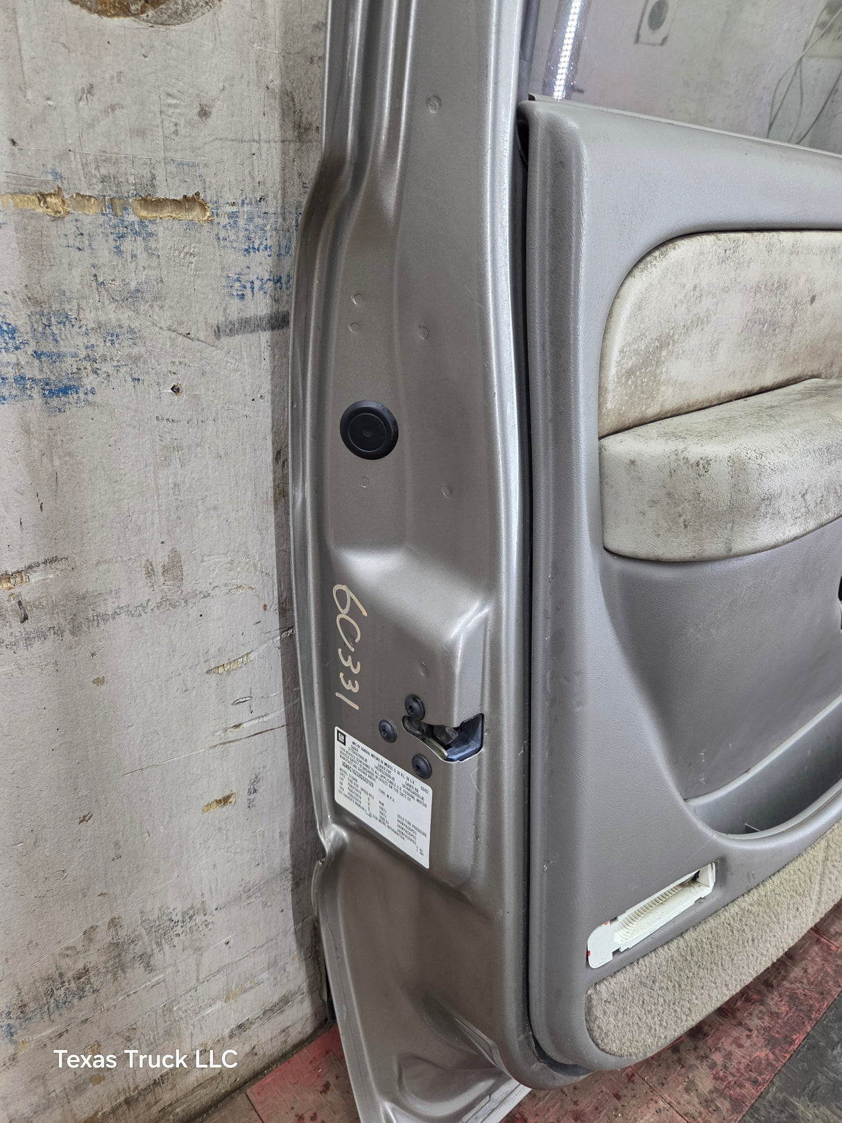 1999-2006 Chevrolet Silverado / GMC Sierra 1500 2500 3500 HD Front Driver Side Door LH