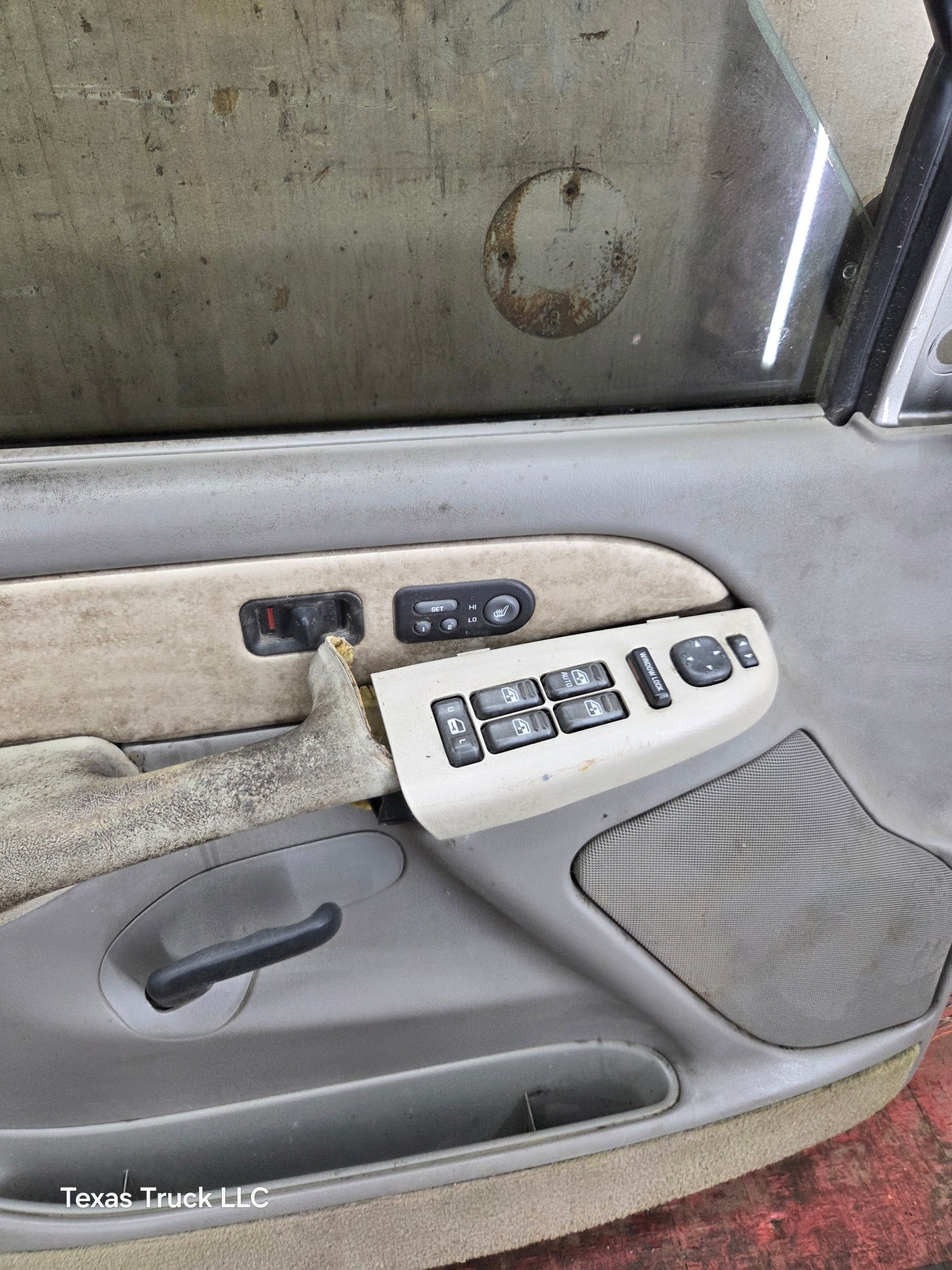 1999-2006 Chevrolet Silverado / GMC Sierra 1500 2500 3500 HD Front Driver Side Door LH