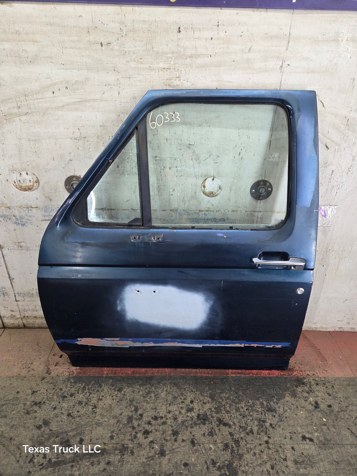 1987-1997 Ford F Series F250 F350 F450 F550 RH Passenger Side Front Door