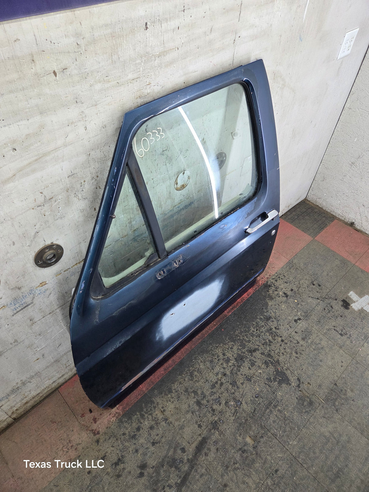 1987-1997 Ford F Series F250 F350 F450 F550 RH Passenger Side Front Door