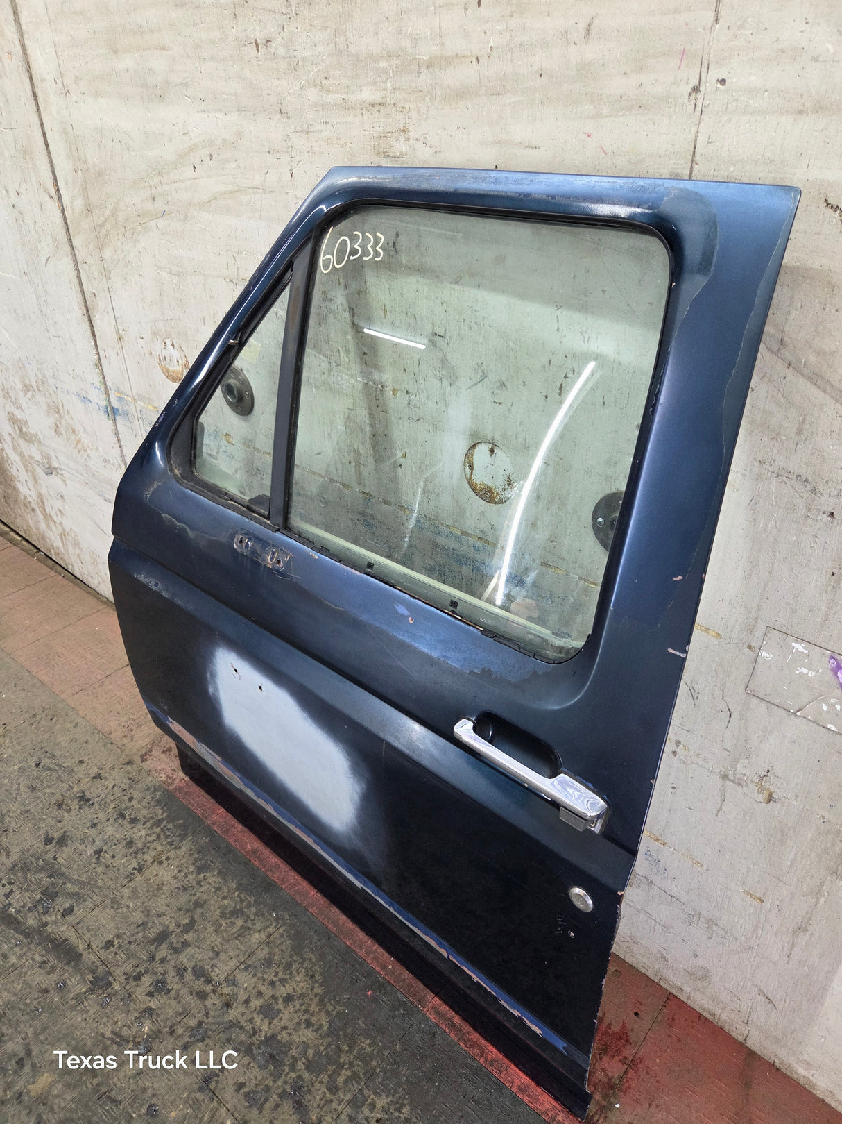 1987-1997 Ford F Series F250 F350 F450 F550 RH Passenger Side Front Door