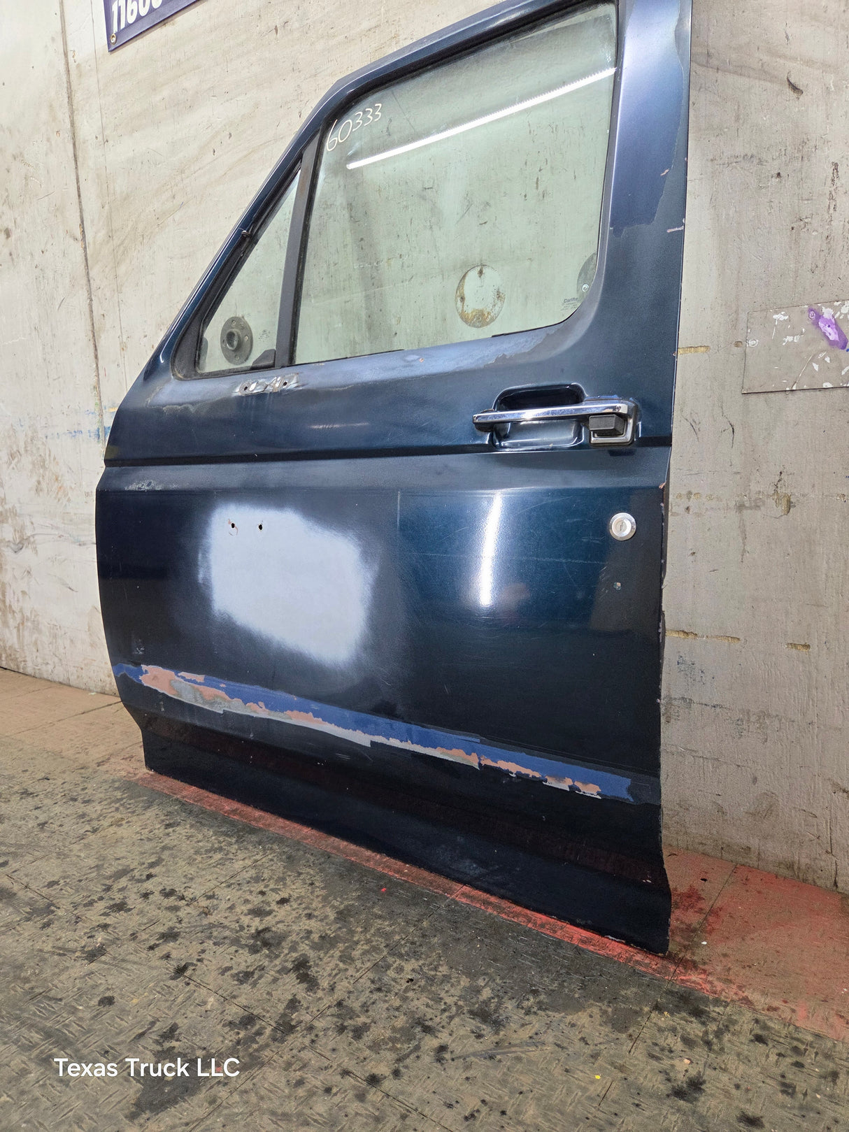 1987-1997 Ford F Series F250 F350 F450 F550 RH Passenger Side Front Door