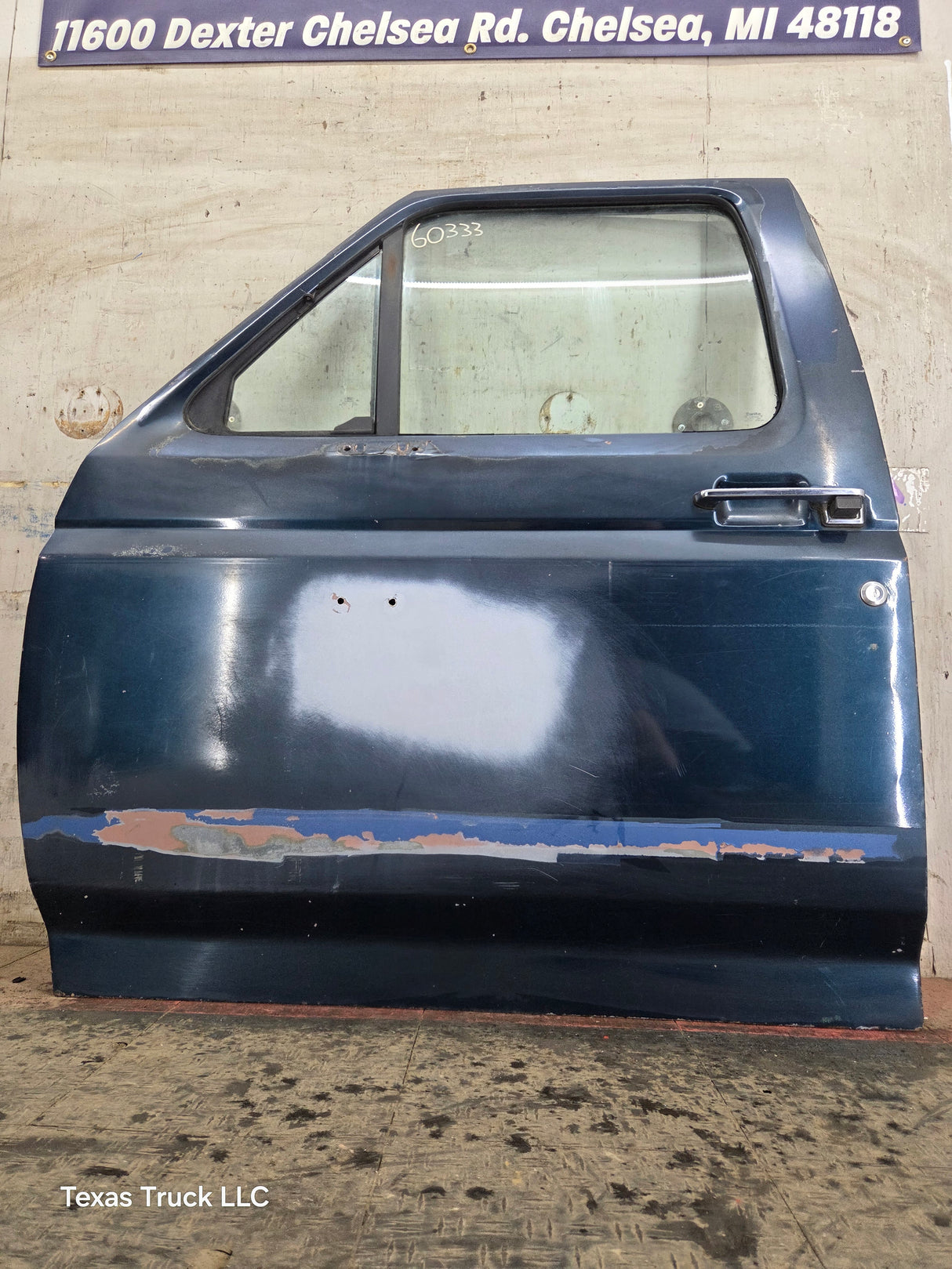 1987-1997 Ford F Series F250 F350 F450 F550 RH Passenger Side Front Door