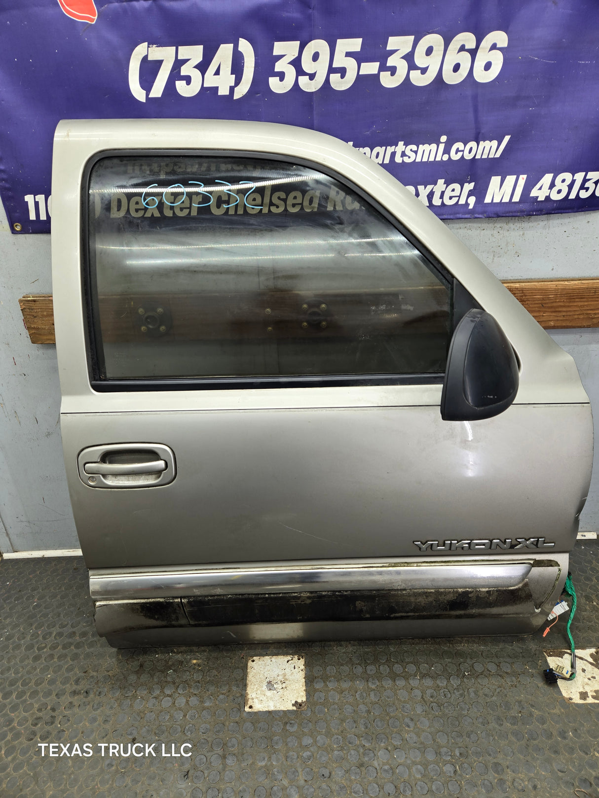 1999-2006 Chevrolet Silverado / GMC Sierra 1500 2500 3500 HD Front Passenger side Door RH