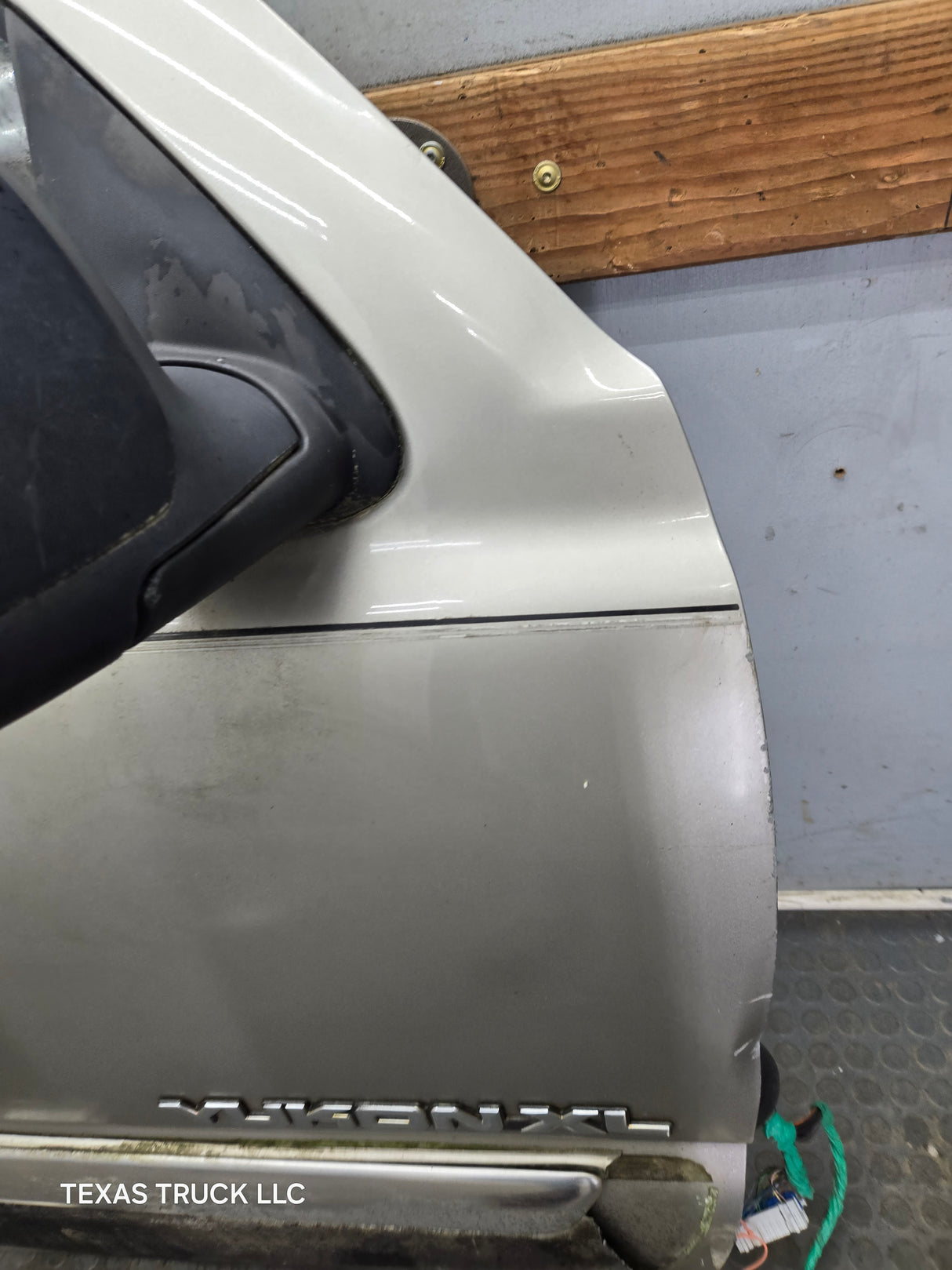 1999-2006 Chevrolet Silverado / GMC Sierra 1500 2500 3500 HD Front Passenger side Door RH