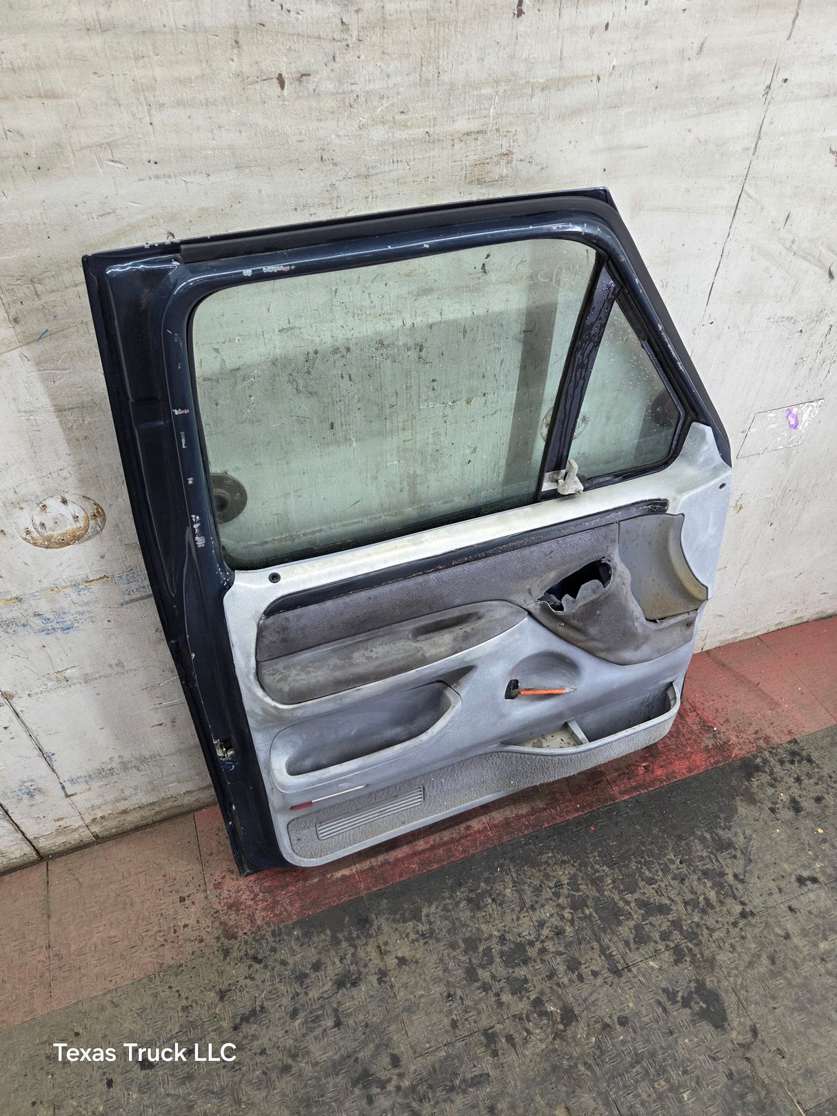 1987-1997 Ford F Series F250 F350 F450 F550 RH Passenger Side Front Door