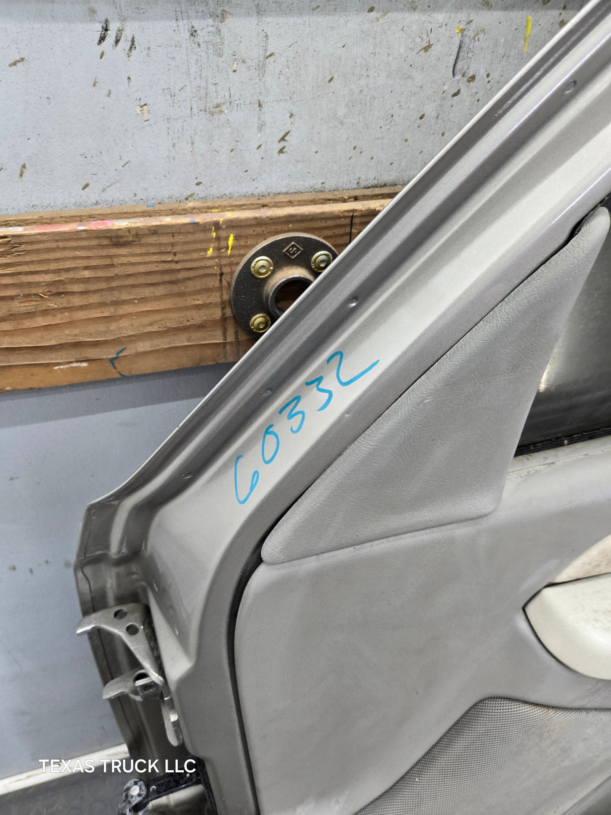 1999-2006 Chevrolet Silverado / GMC Sierra 1500 2500 3500 HD Front Passenger side Door RH