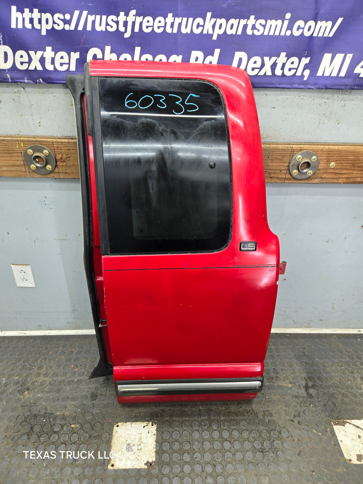 1996-2004 Chevrolet S10 / S15 / GMC Sonoma LH Driver Side Extended Cab Door