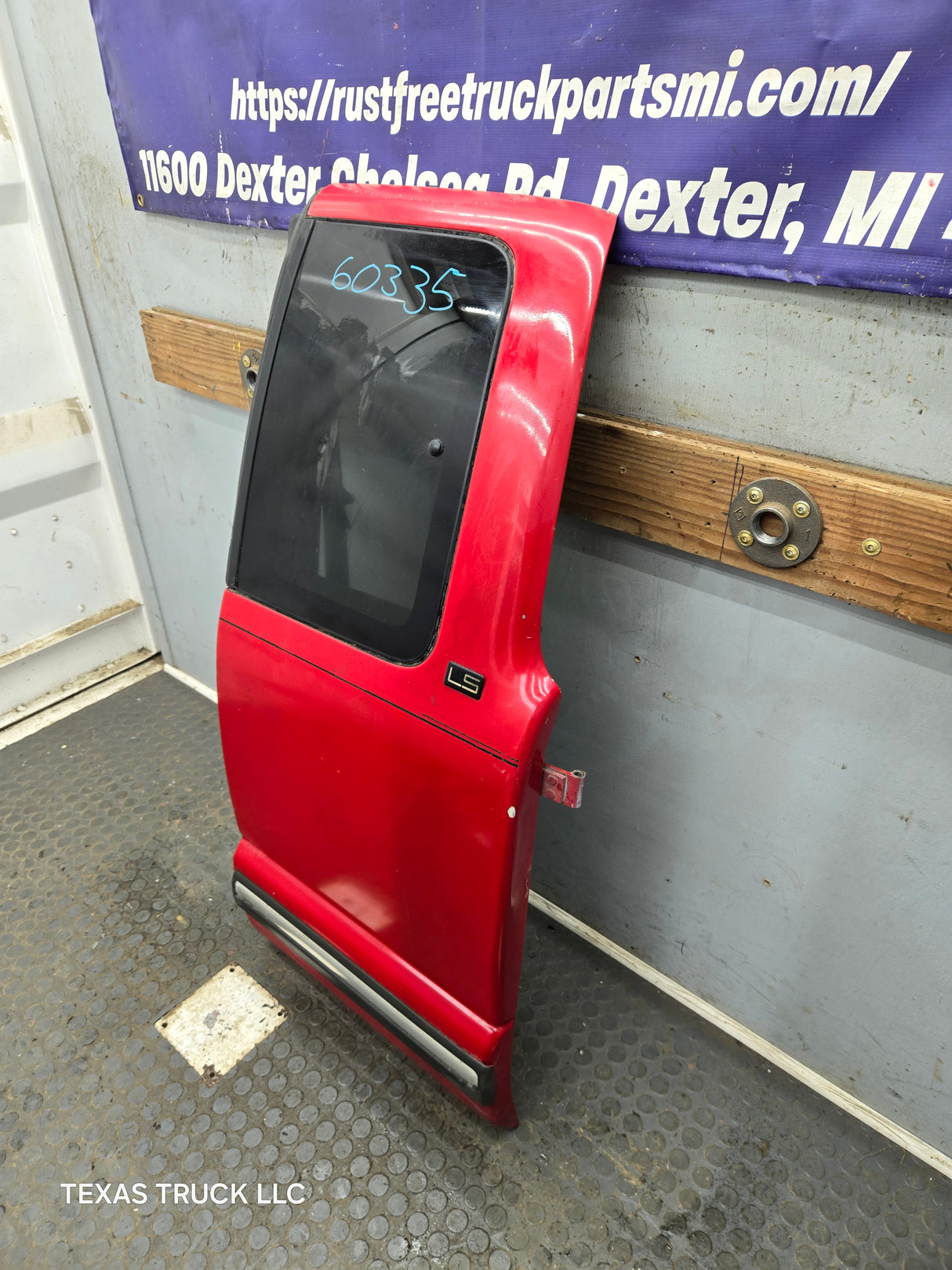 1996-2004 Chevrolet S10 / S15 / GMC Sonoma LH Driver Side Extended Cab Door