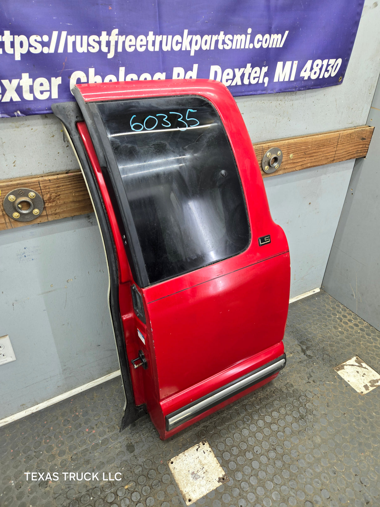 1996-2004 Chevrolet S10 / S15 / GMC Sonoma LH Driver Side Extended Cab Door