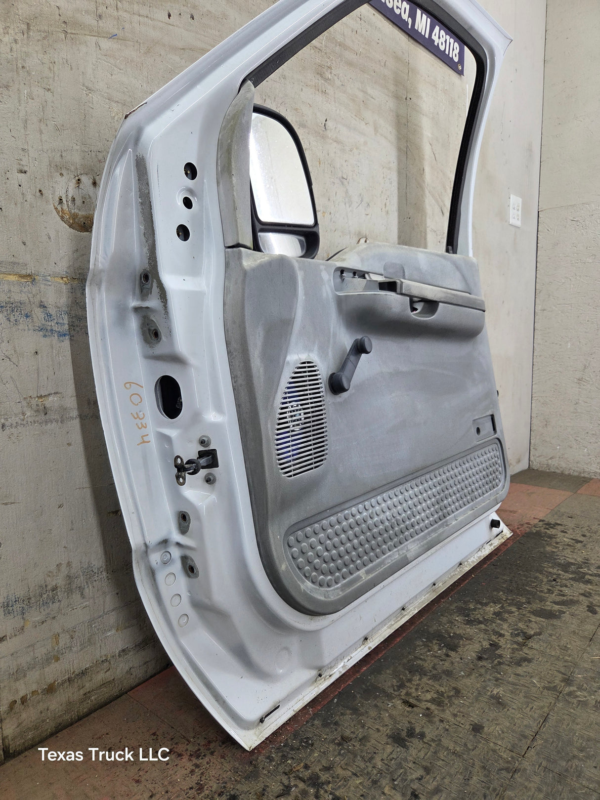 1999-2011 Ford Super Duty / Excursion Front Passenger RH Door F250 F350 F450 F550