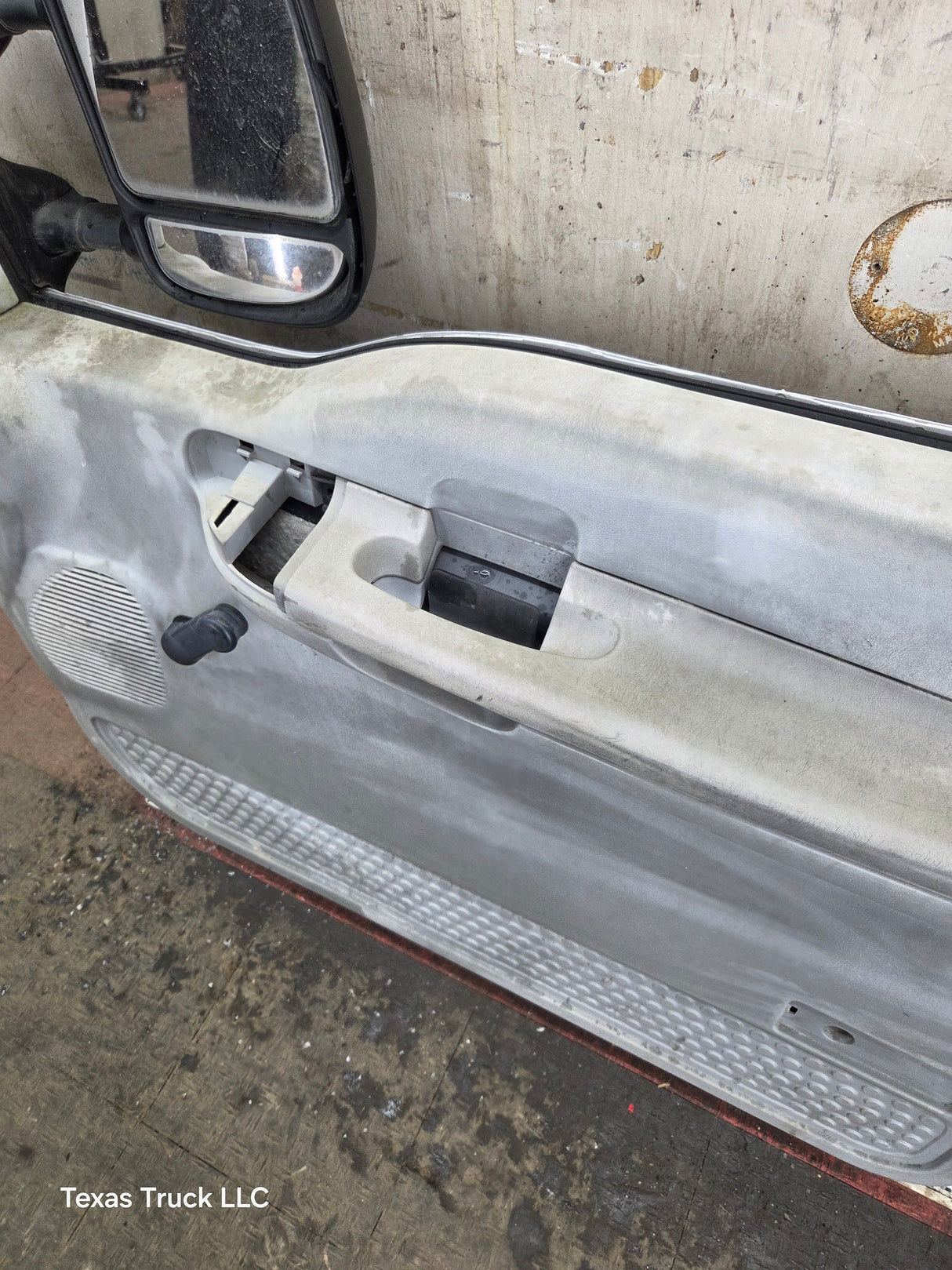 1999-2011 Ford Super Duty / Excursion Front Passenger RH Door F250 F350 F450 F550