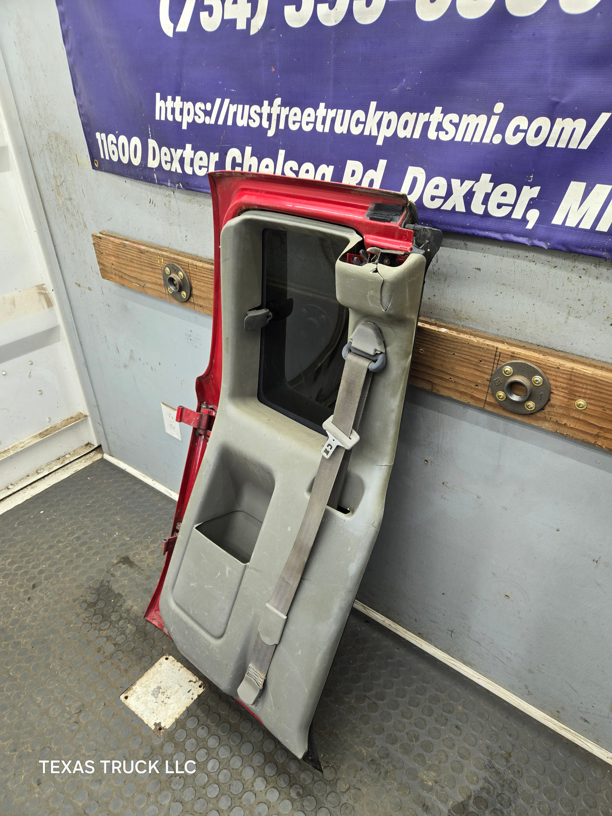 1996-2004 Chevrolet S10 / S15 / GMC Sonoma LH Driver Side Extended Cab Door