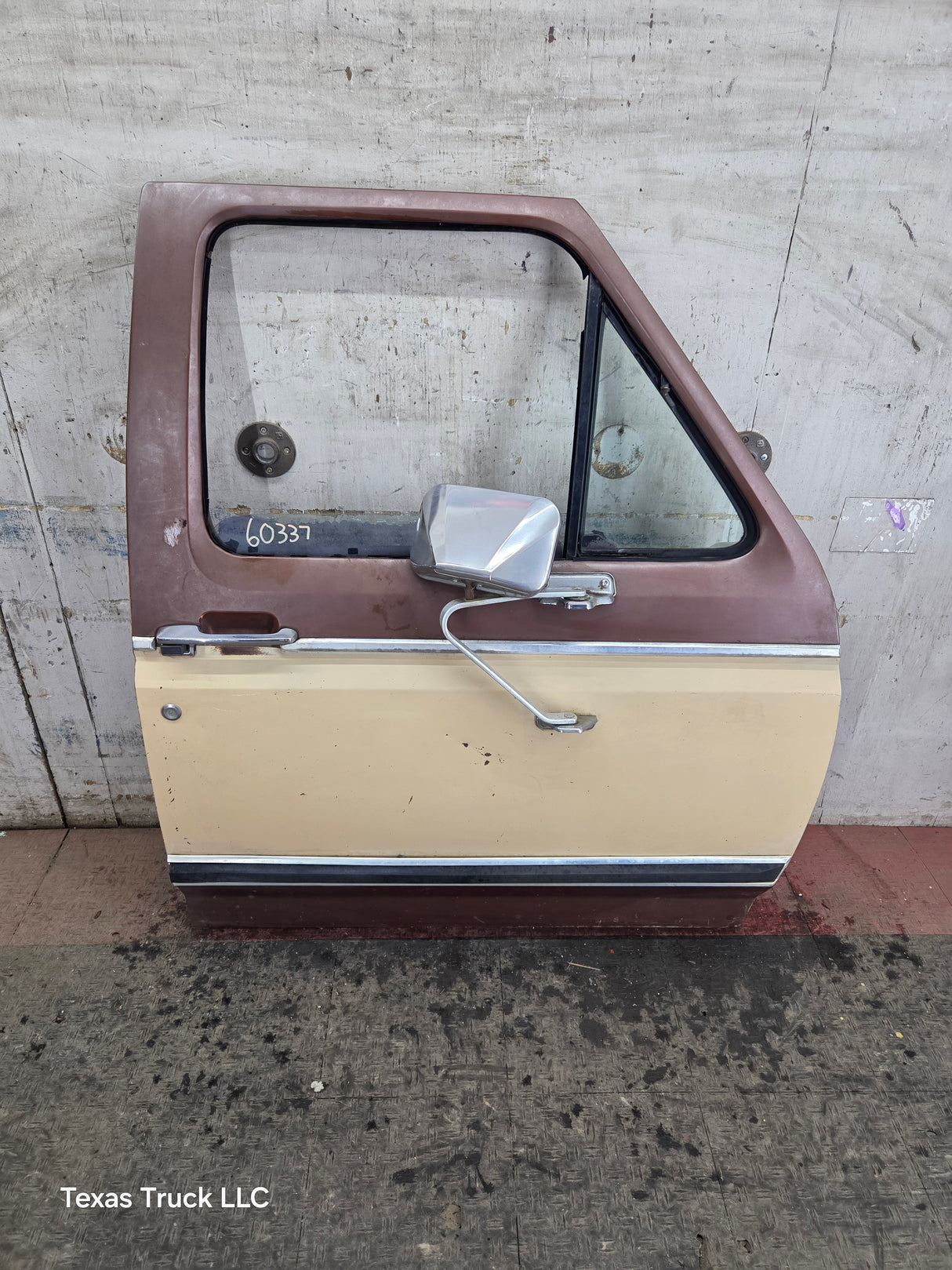 1980-1986 Ford F Series F250 F350 F450 F550 Passenger Side Front Door RH
