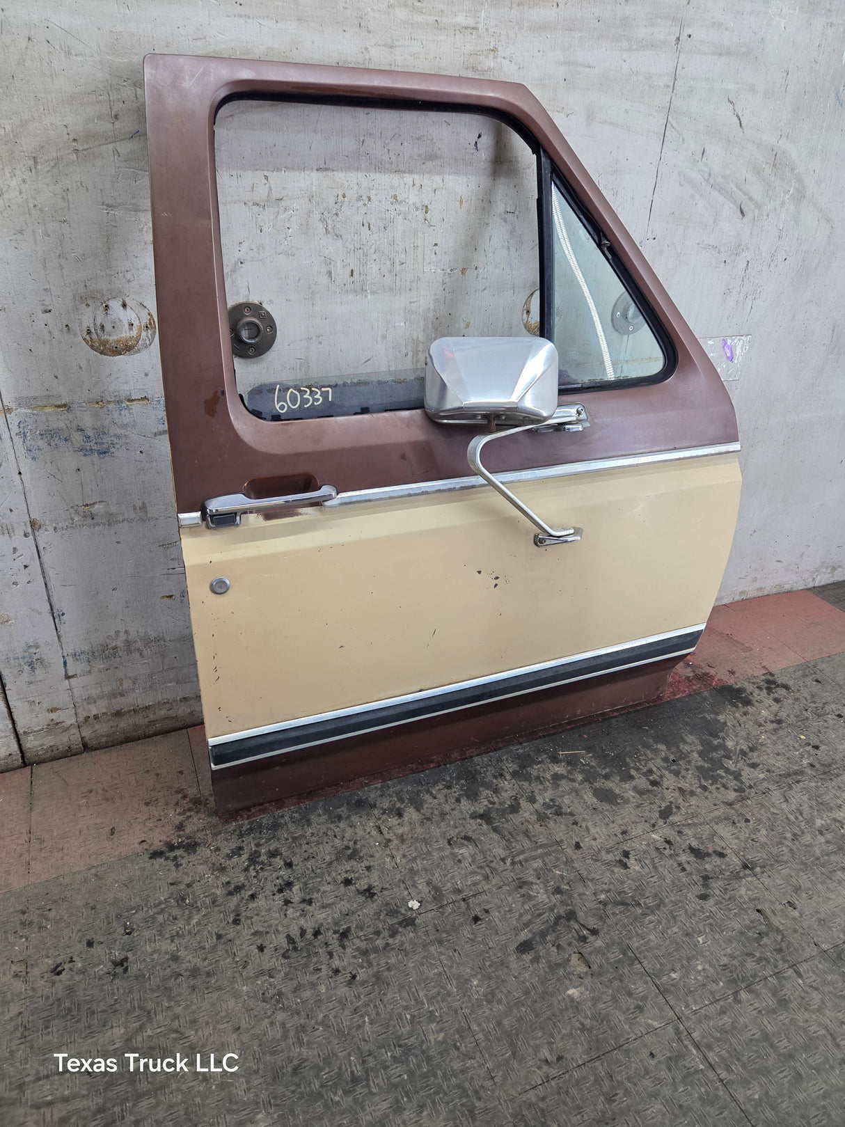 1980-1986 Ford F Series F250 F350 F450 F550 Passenger Side Front Door RH