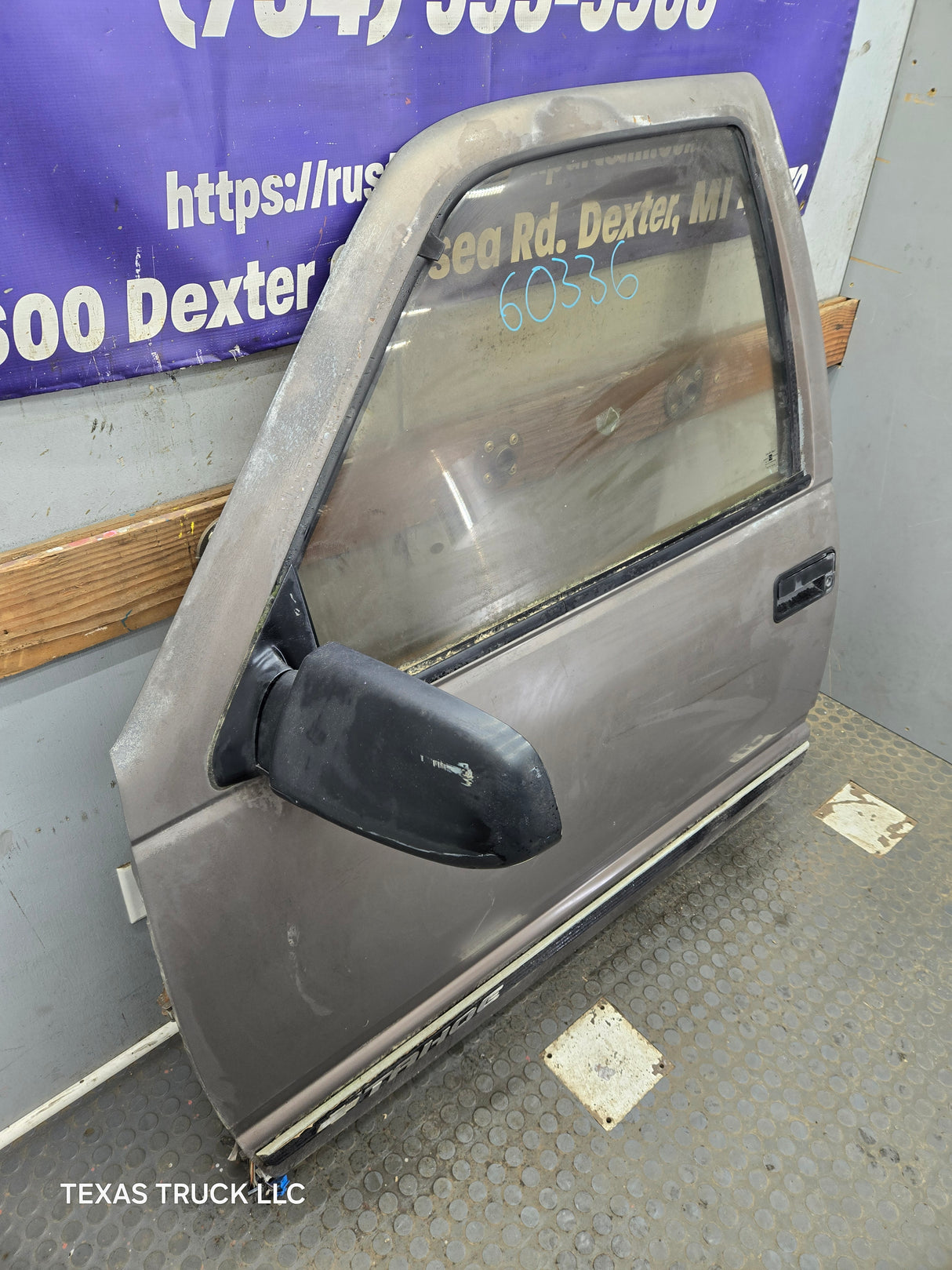 1988-2000 Chevrolet Silverado Suburban GMC Sierra LH Front Driver Side Door