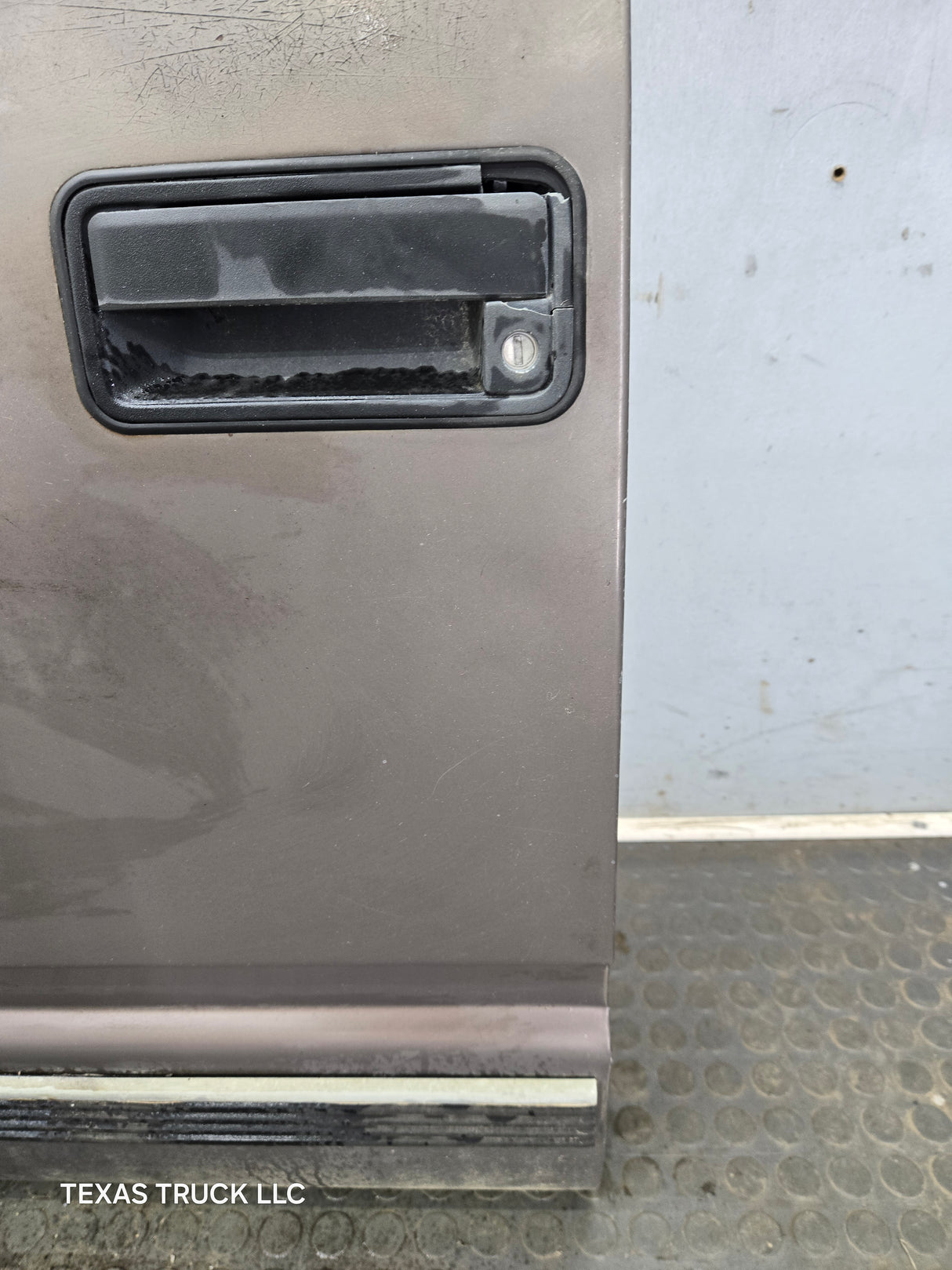 1988-2000 Chevrolet Silverado Suburban GMC Sierra LH Front Driver Side Door