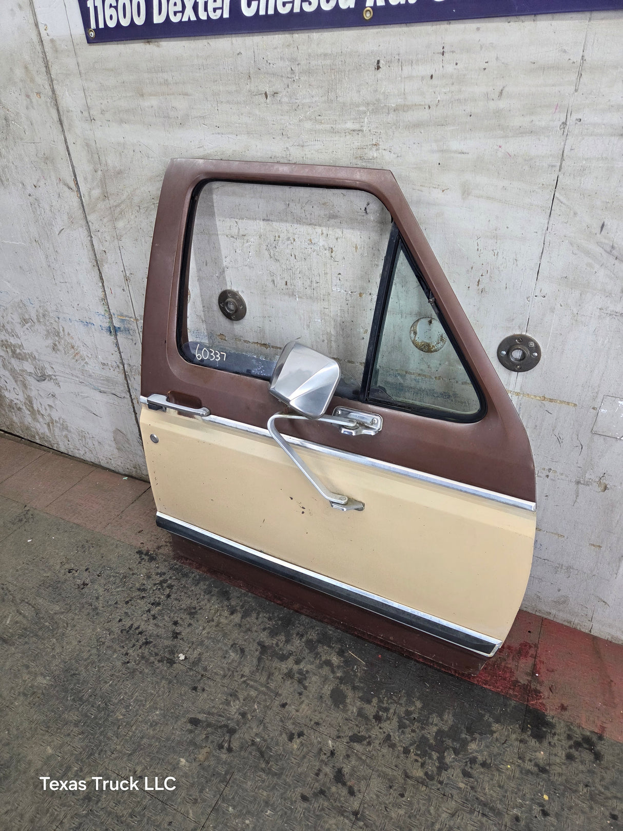1980-1986 Ford F Series F250 F350 F450 F550 Passenger Side Front Door RH