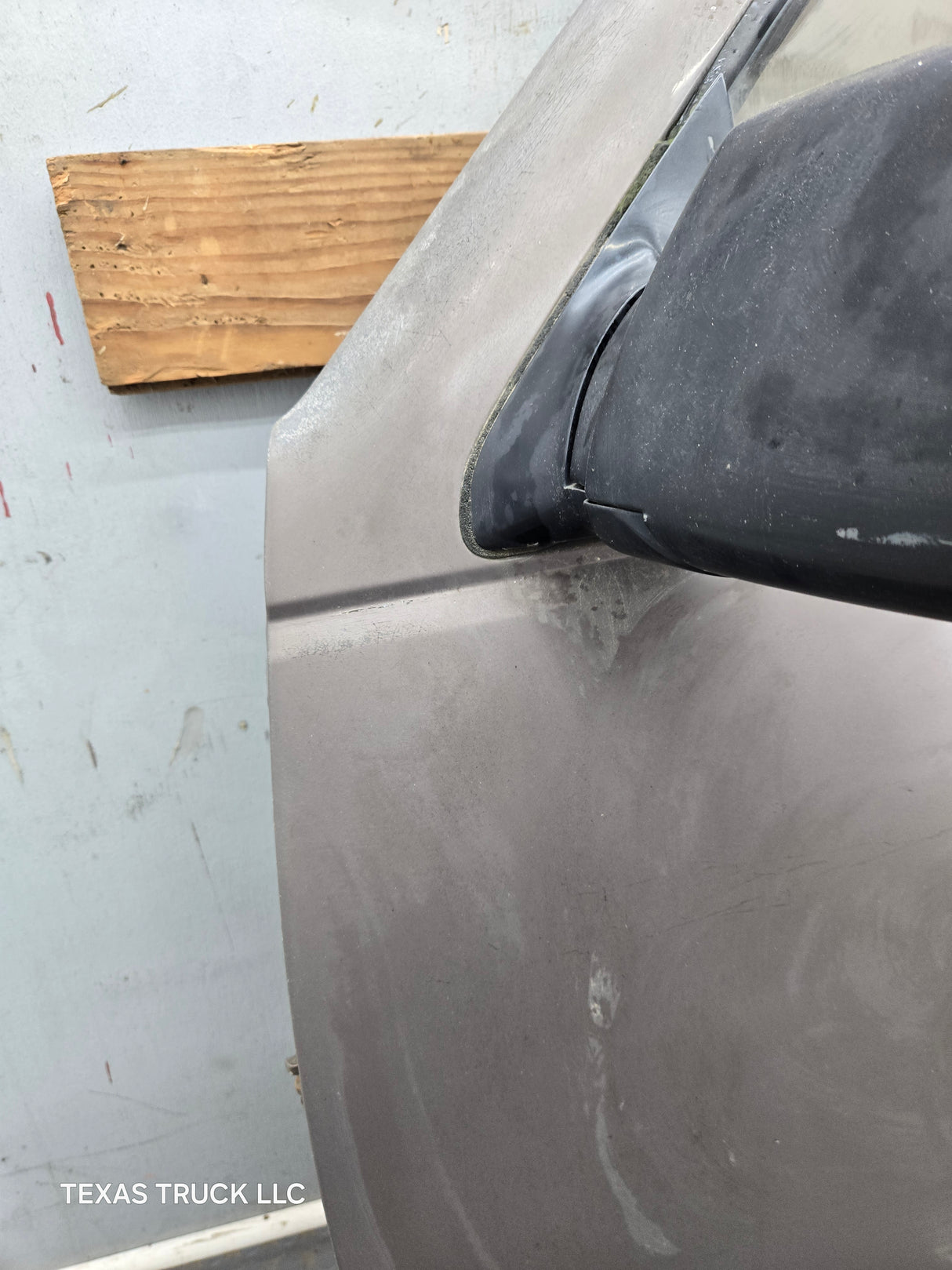 1988-2000 Chevrolet Silverado Suburban GMC Sierra LH Front Driver Side Door